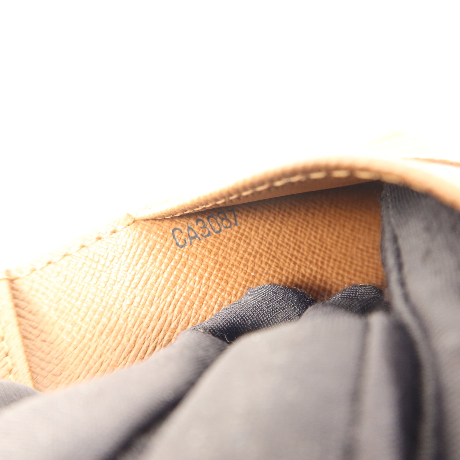 LOUIS VUITTON Monogram Bifold Wallet錢包