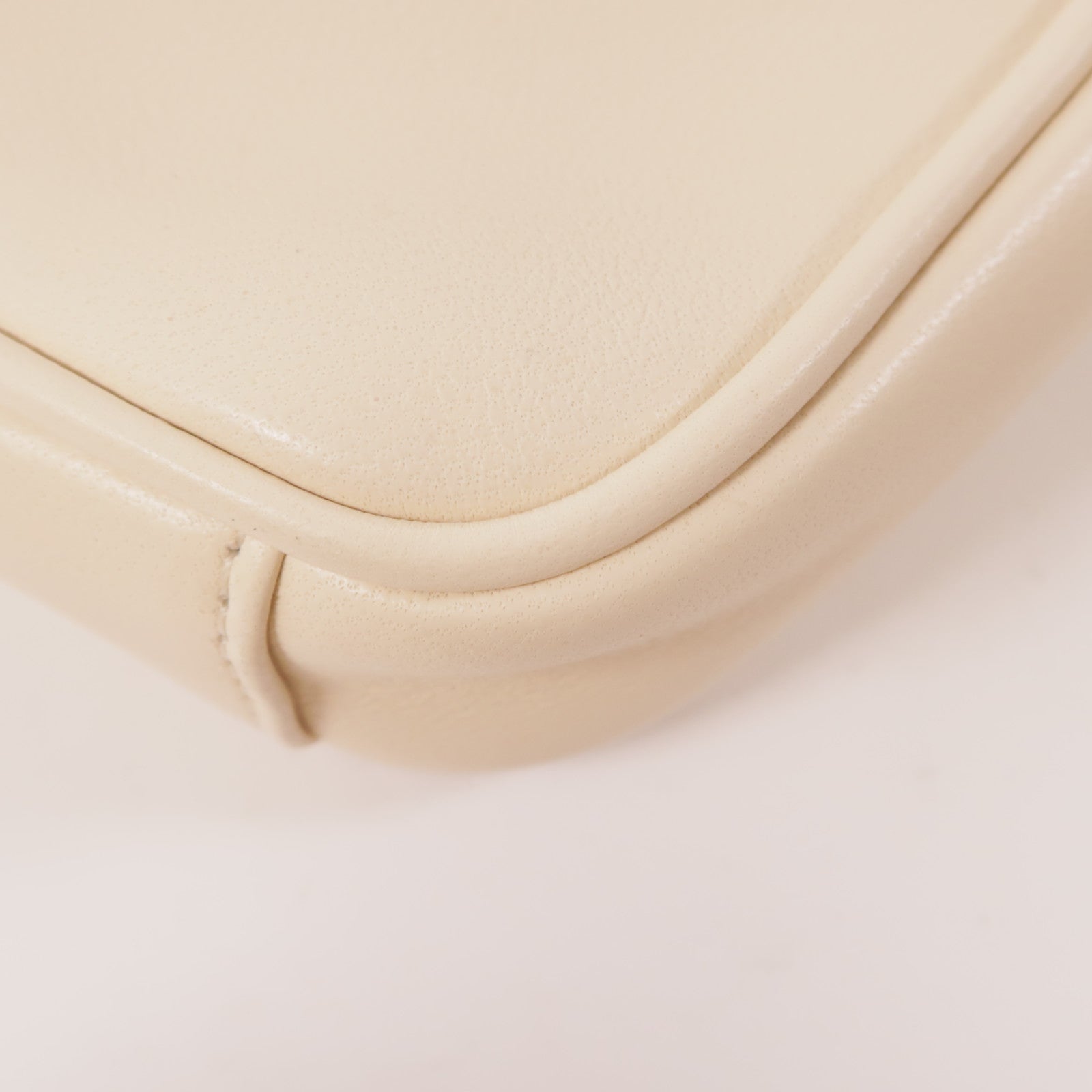 Valentino 皮革Viva Superstar金扣鏈帶手挽肩背兩用袋