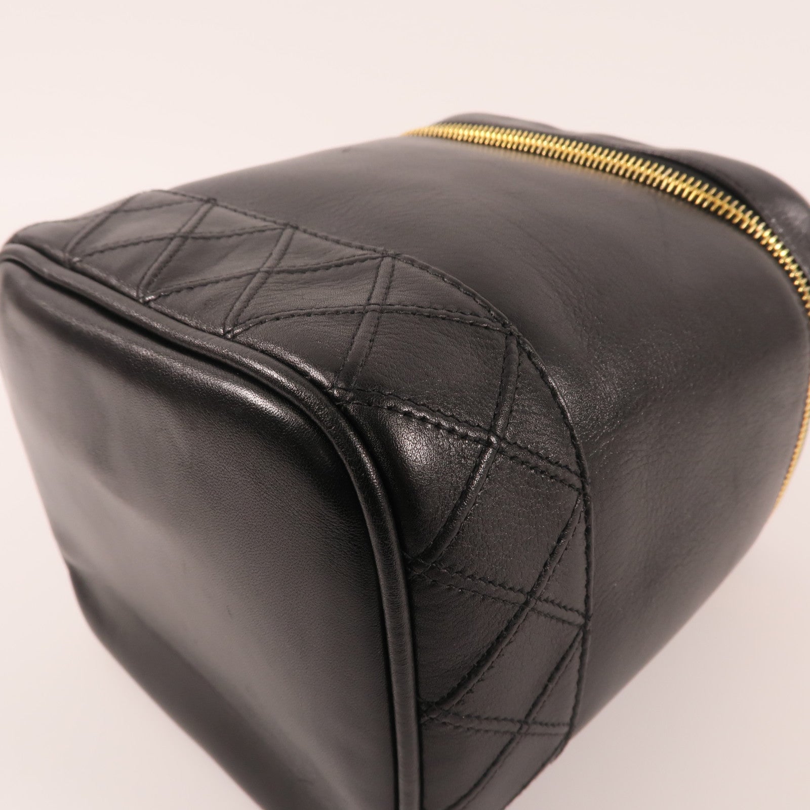 CHANEL 【激減優惠】羊皮皮革Vintage Vanity Case金扣手挽袋