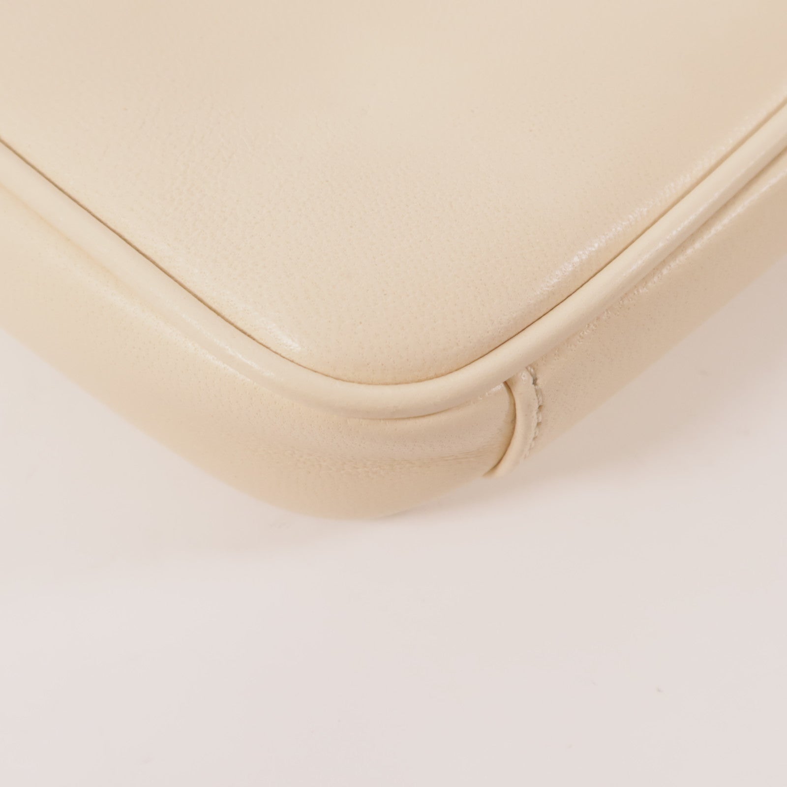 Valentino 皮革Viva Superstar金扣鏈帶手挽肩背兩用袋