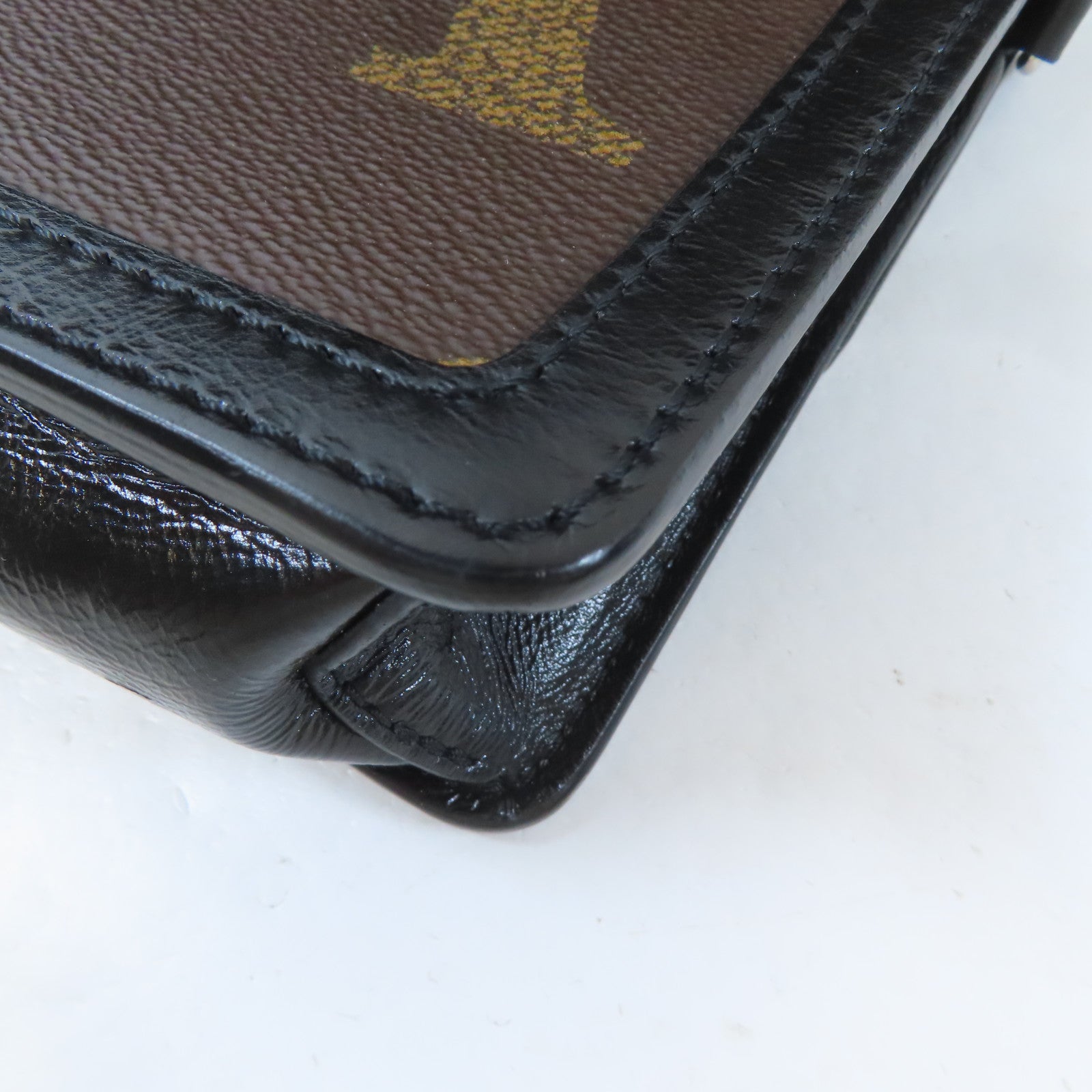 LOUIS VUITTON Monogram Giant Reverse Dauphine銀扣腰包啡色/黑色