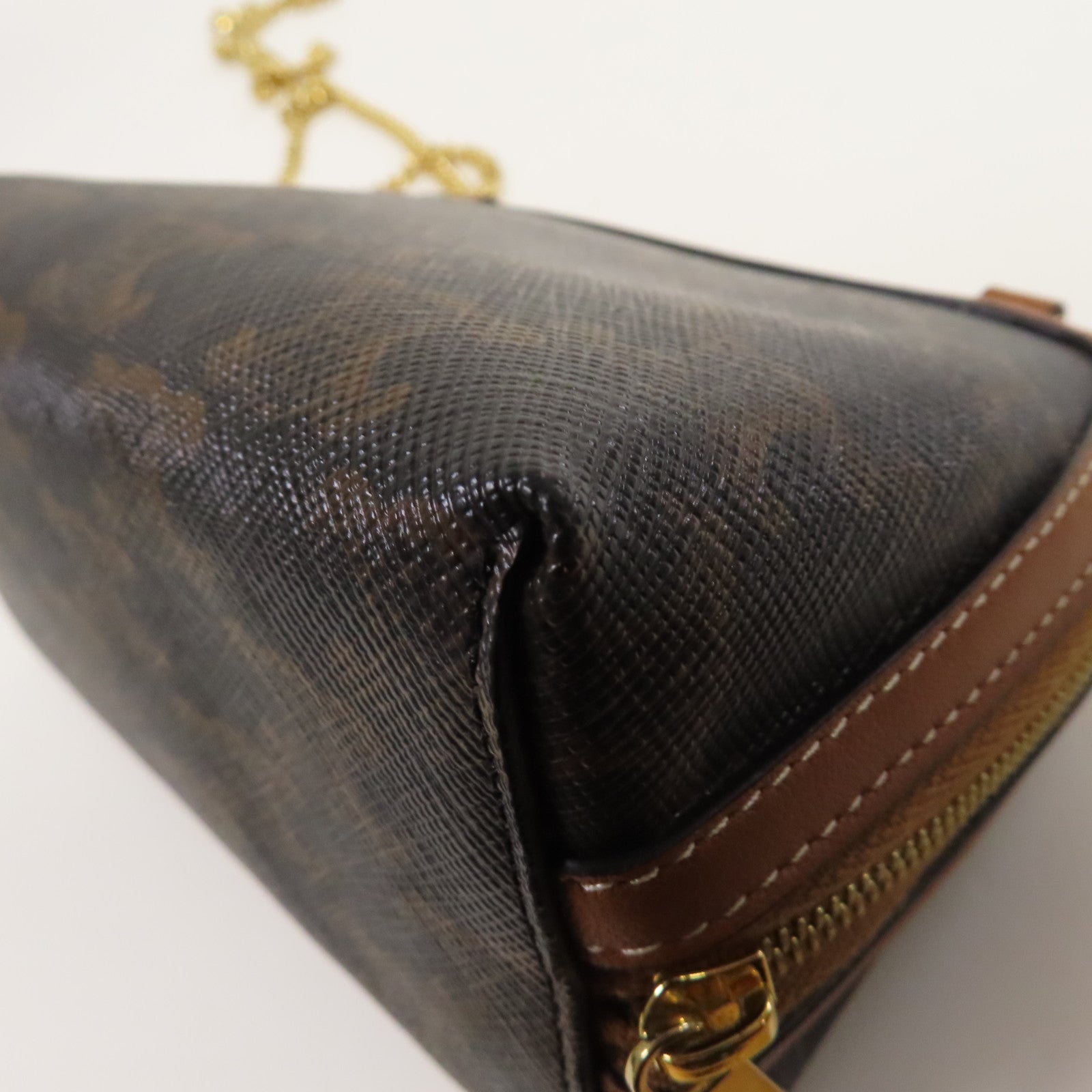 CELINE 塗層帆布Triomphe金扣手拿包啡色