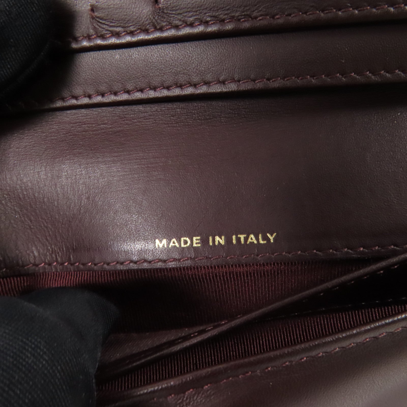 CHANEL 牛皮皮革Fold Wallet金扣錢包