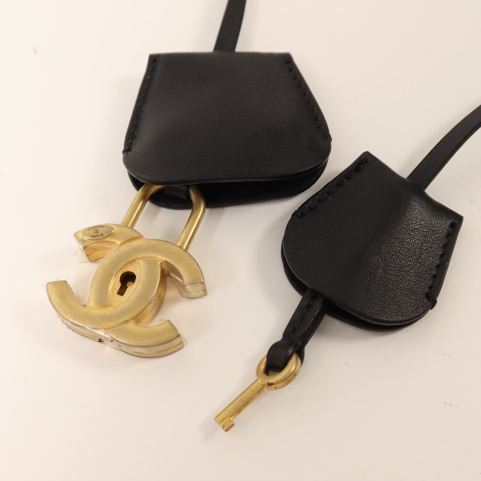 CHANEL 牛皮皮革Vanity Case金扣鏈帶手挽肩背兩用袋