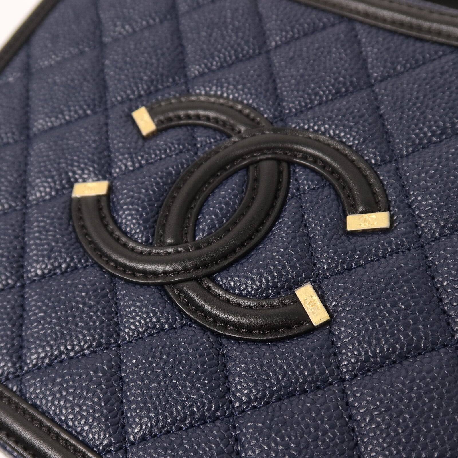 CHANEL 牛皮皮革Vanity Case金扣鏈帶手挽肩背兩用袋