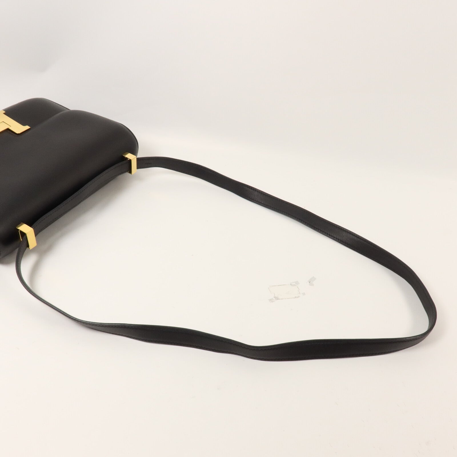 HERMES Swift皮革Constance 24肩背袋Noir