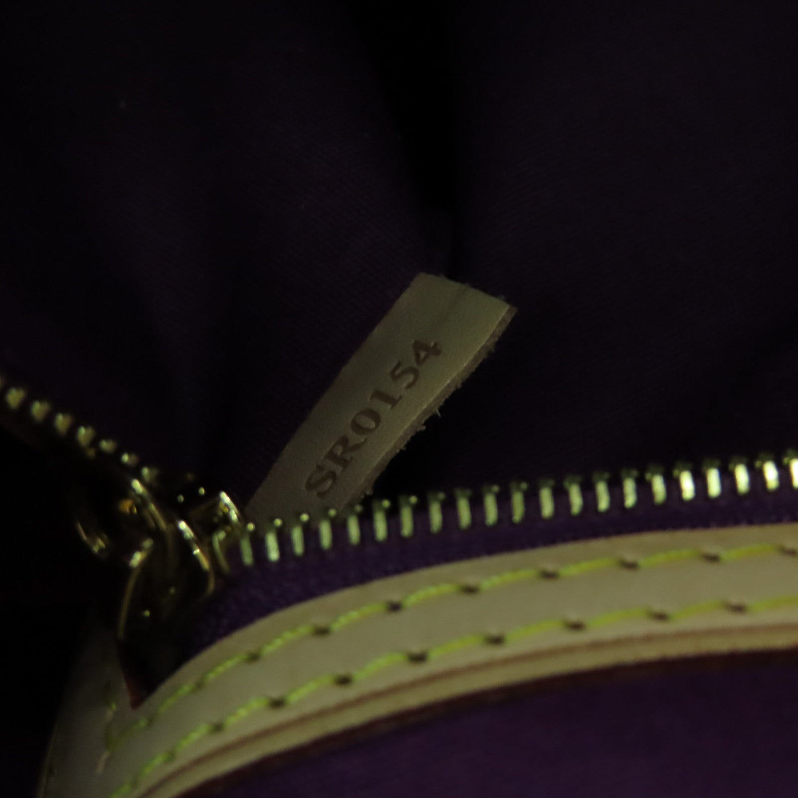 LOUIS VUITTON 【激減優惠】Monogram Vernis Blair MM金扣手挽肩背兩用袋紫色