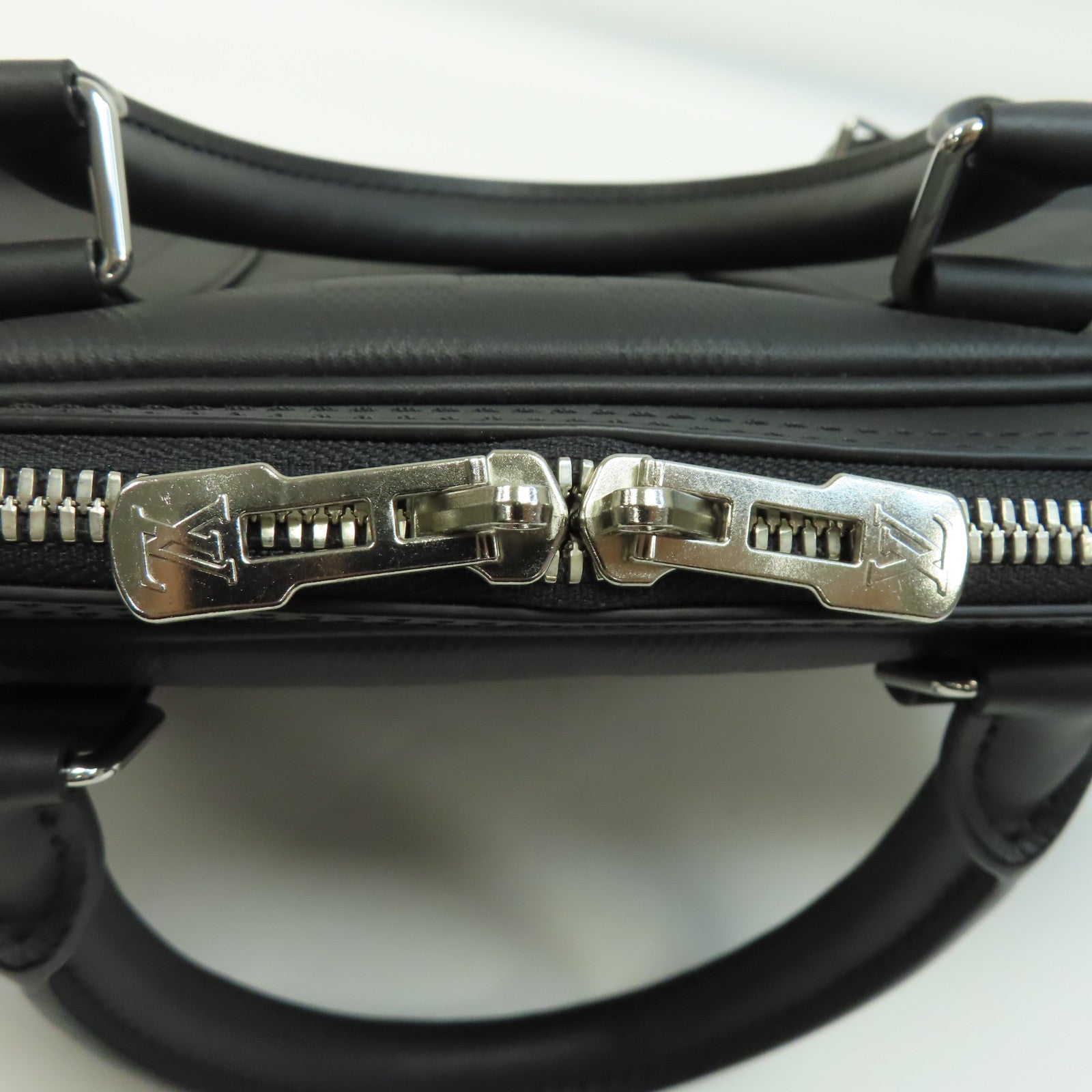 LOUIS VUITTON Damier Infini Porte-Documents Voyage NM銀扣手挽肩背兩用袋黑色