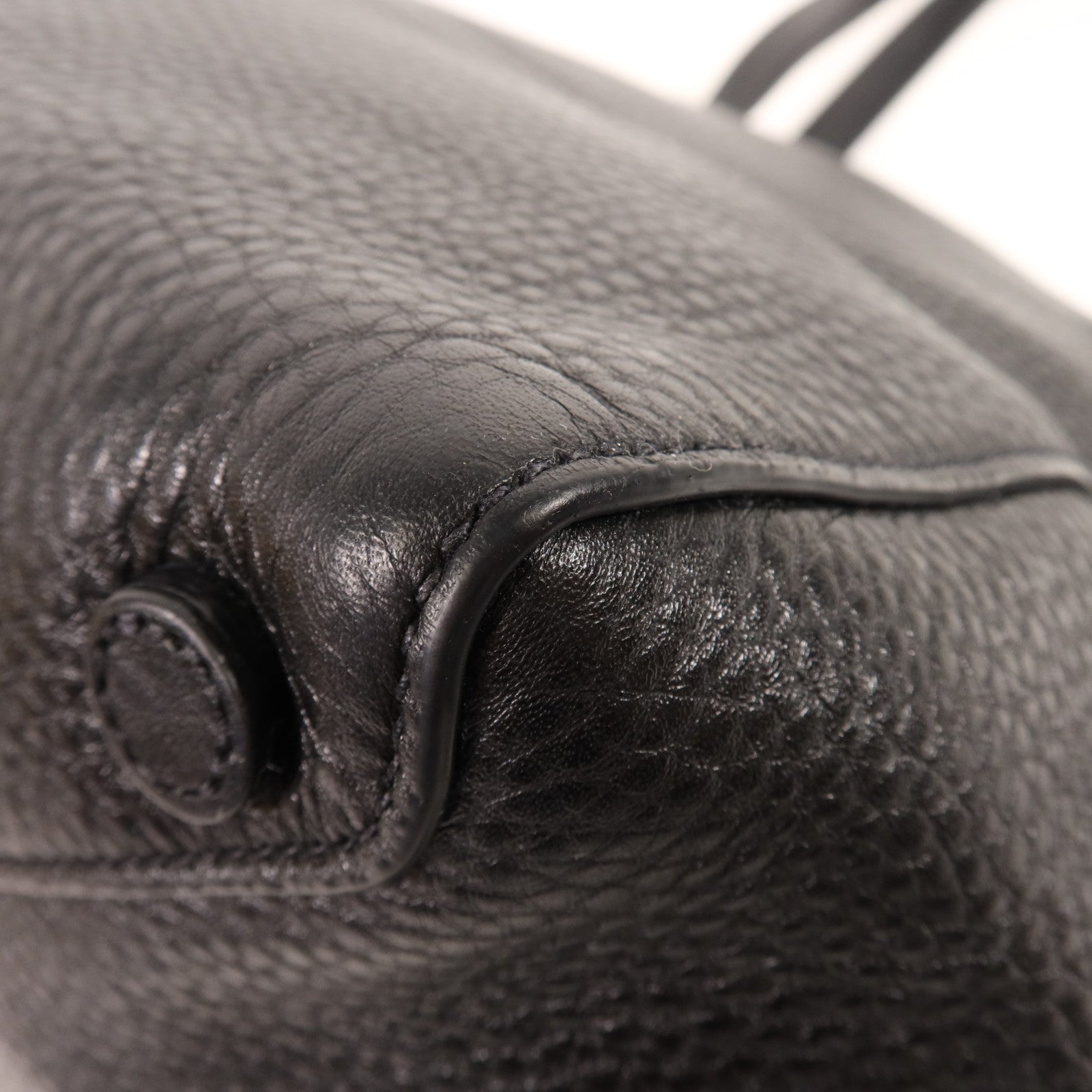 PRADA 牛皮皮革Shoulder Bag金扣肩背袋