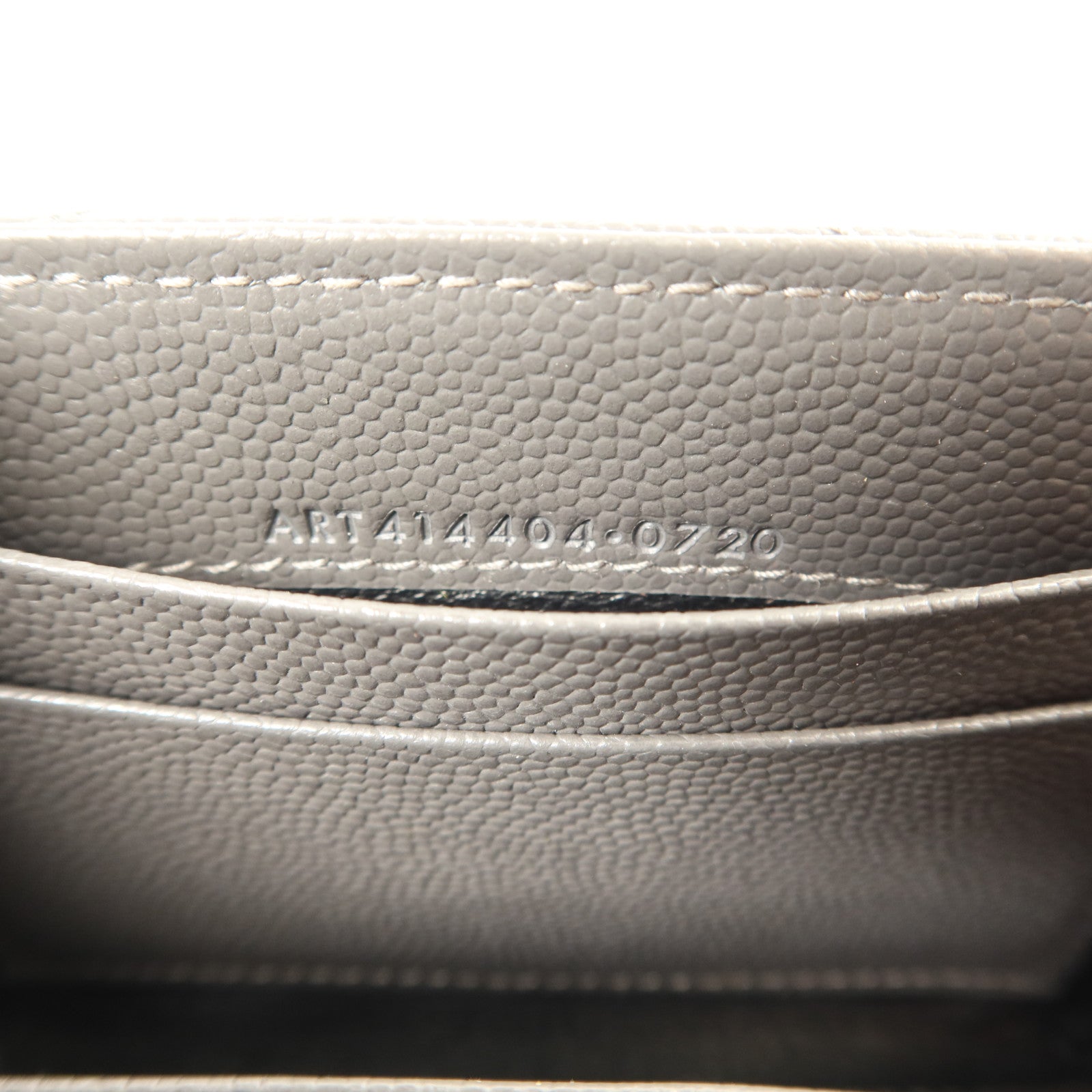 YVES SAINT LAURENT 牛皮皮革Cassandre Matelasse Wallet銀扣錢包