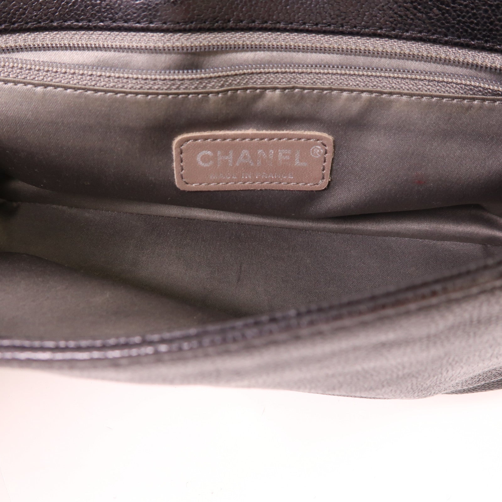 CHANEL 牛皮皮革Pocket in the City銀扣肩背袋