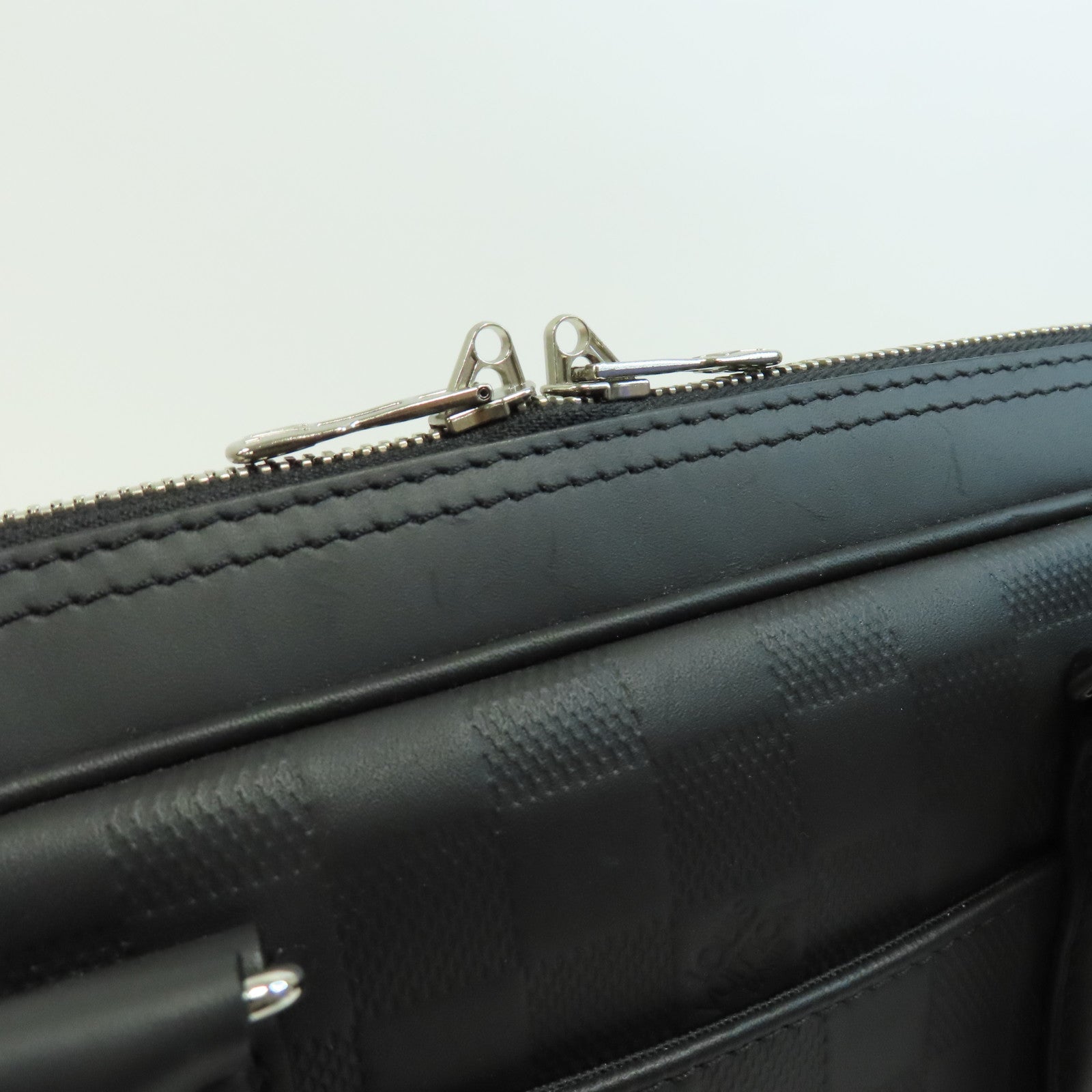 LOUIS VUITTON Damier Infini Porte-Documents Voyage NM銀扣手挽肩背兩用袋黑色