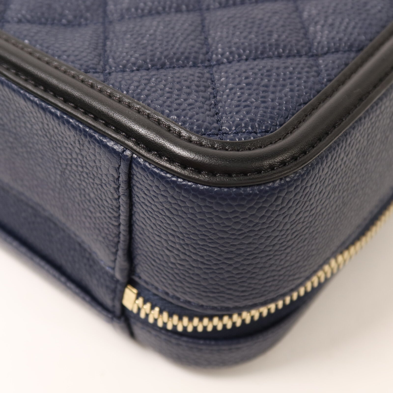 CHANEL 牛皮皮革Vanity Case金扣鏈帶手挽肩背兩用袋