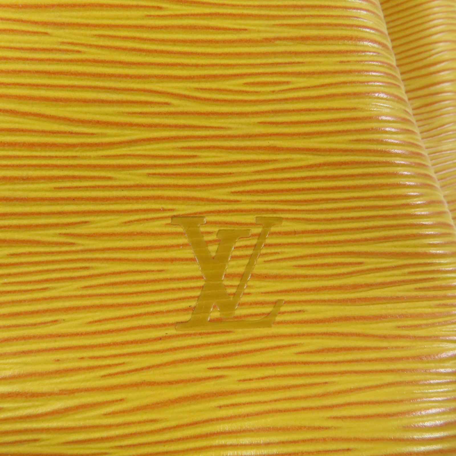 LOUIS VUITTON Epi Petit Noe金扣肩背袋