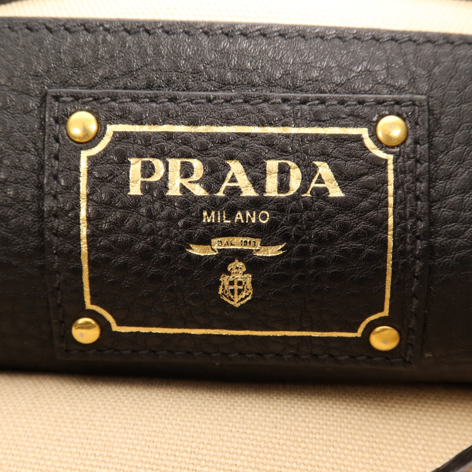 PRADA 牛皮皮革Shoulder Bag金扣肩背袋
