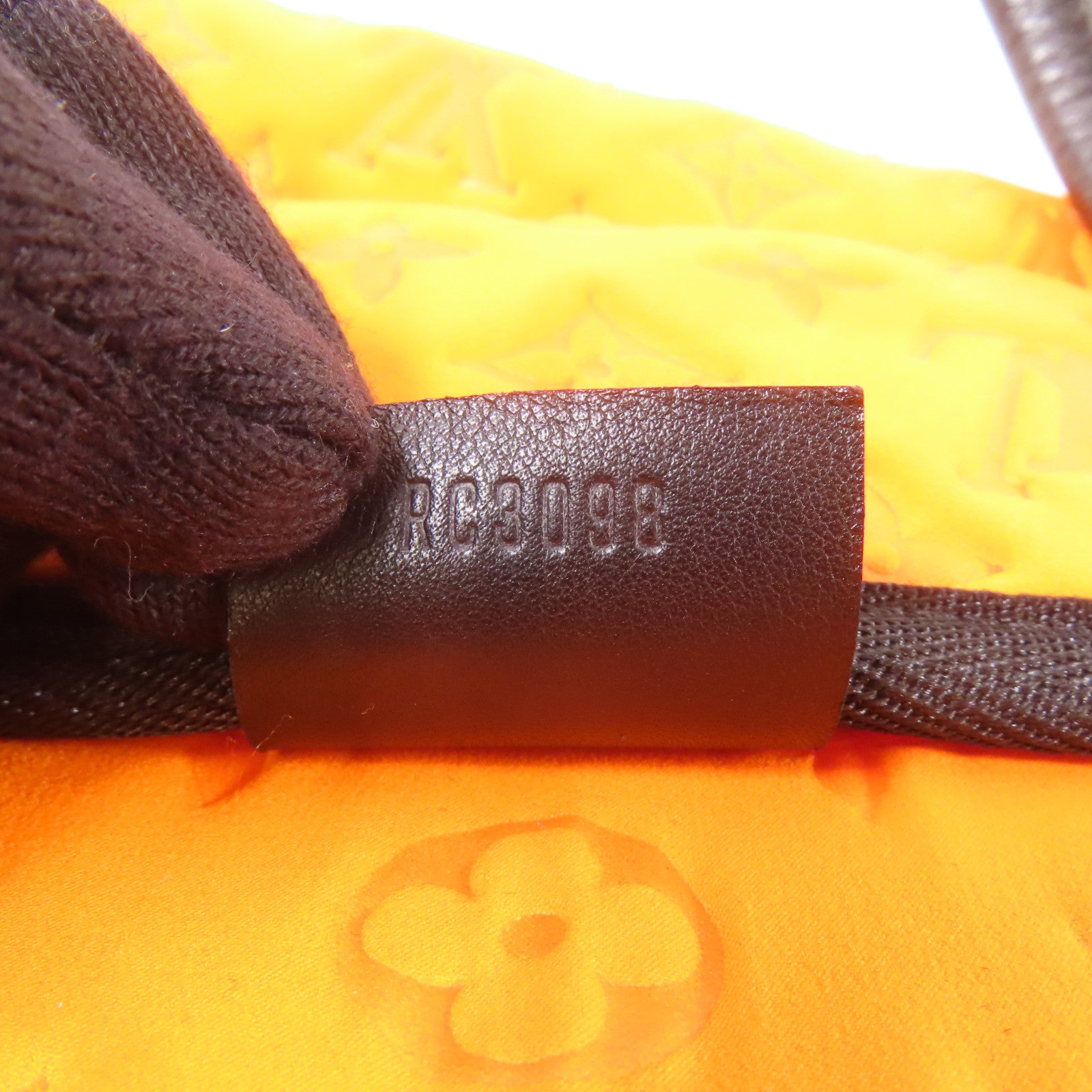 LOUIS VUITTON Monogram Neoprene Scaba MM金扣手挽袋橙色