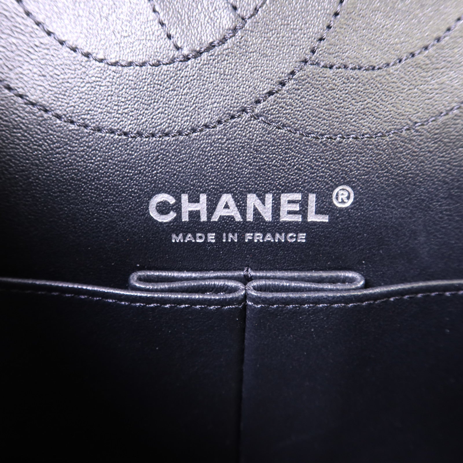 CHANEL 牛皮皮革2.55 So Black鏈帶肩背袋