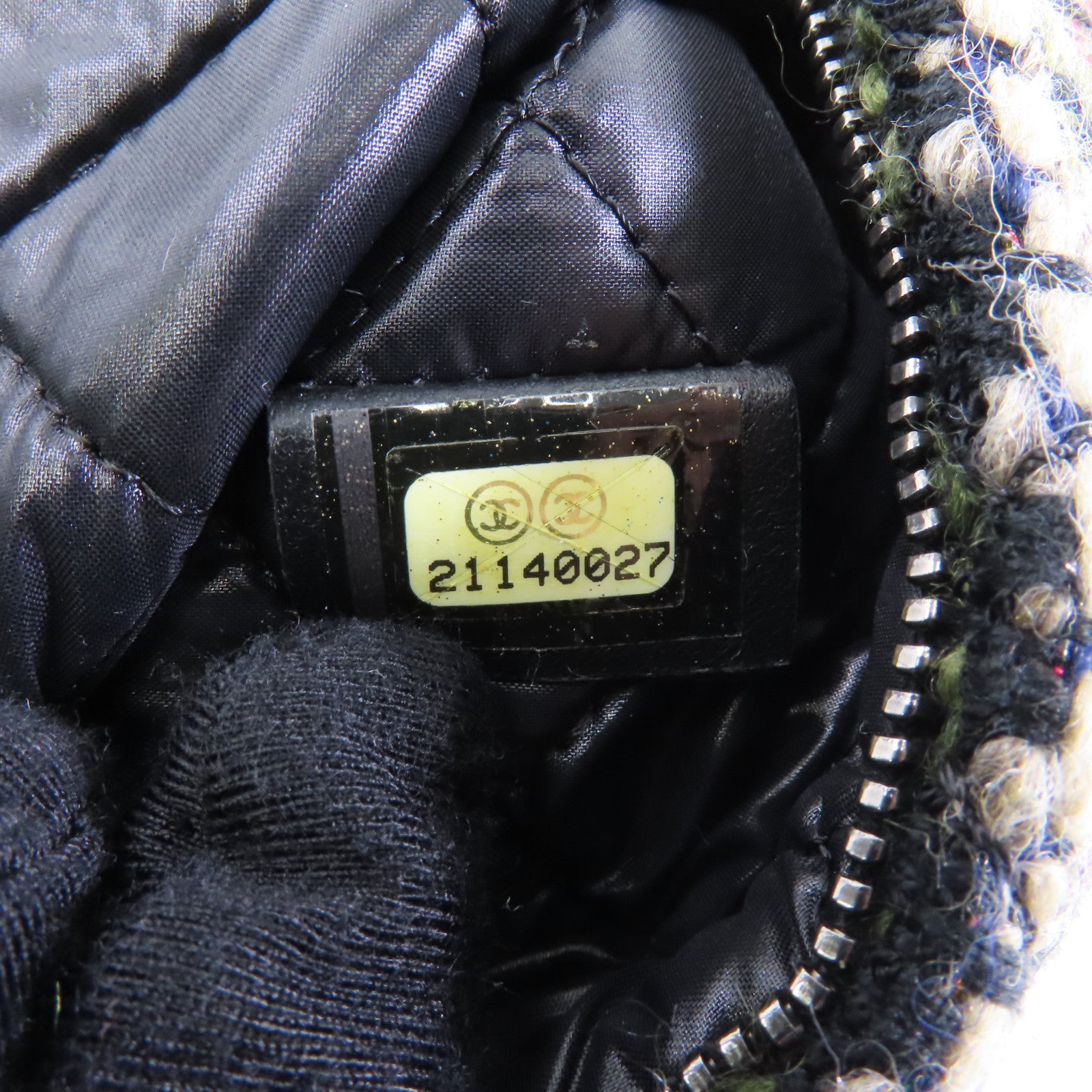 CHANEL 【激減優惠】Tweed Pouch銀扣手拿包黑色/彩色