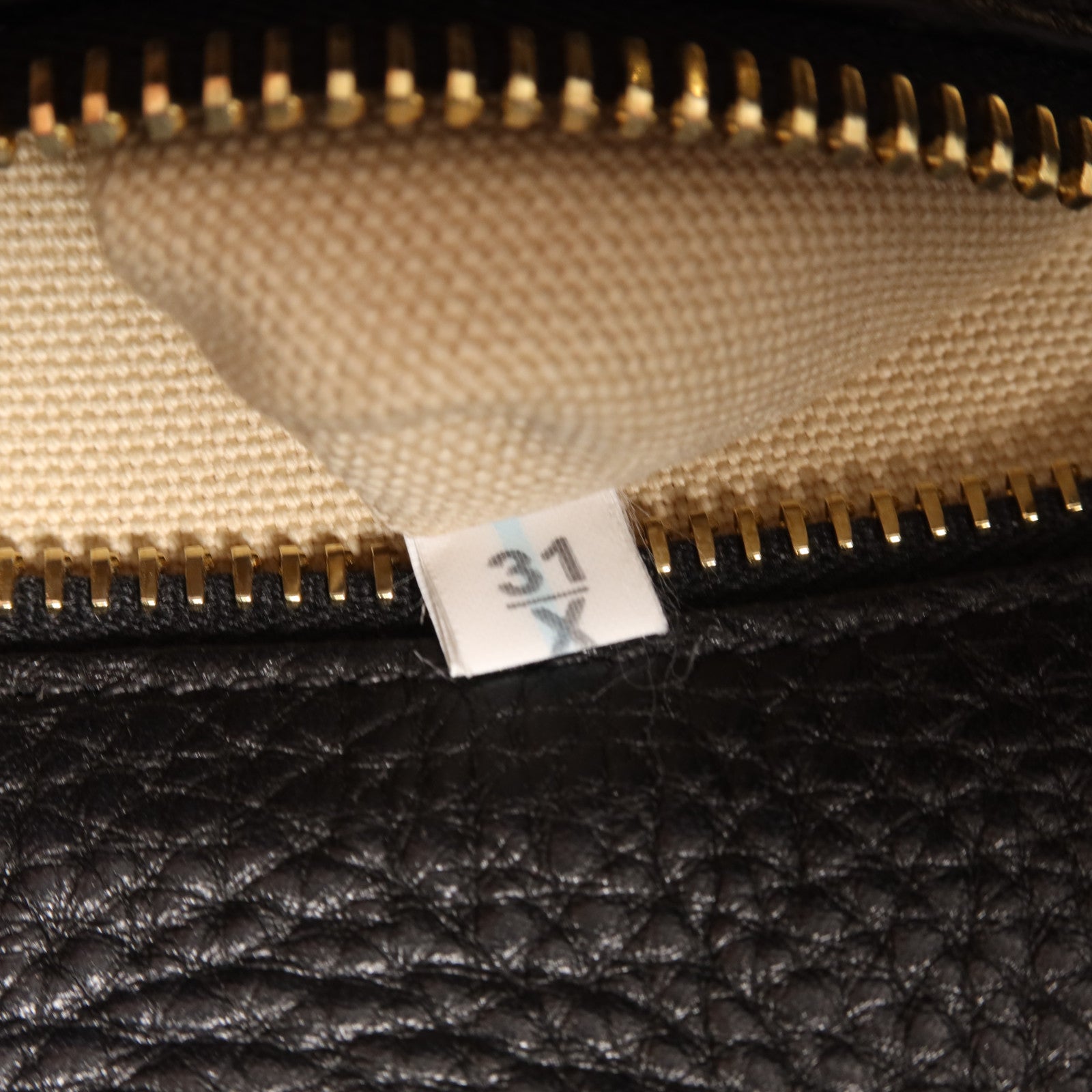 PRADA 牛皮皮革Shoulder Bag金扣肩背袋