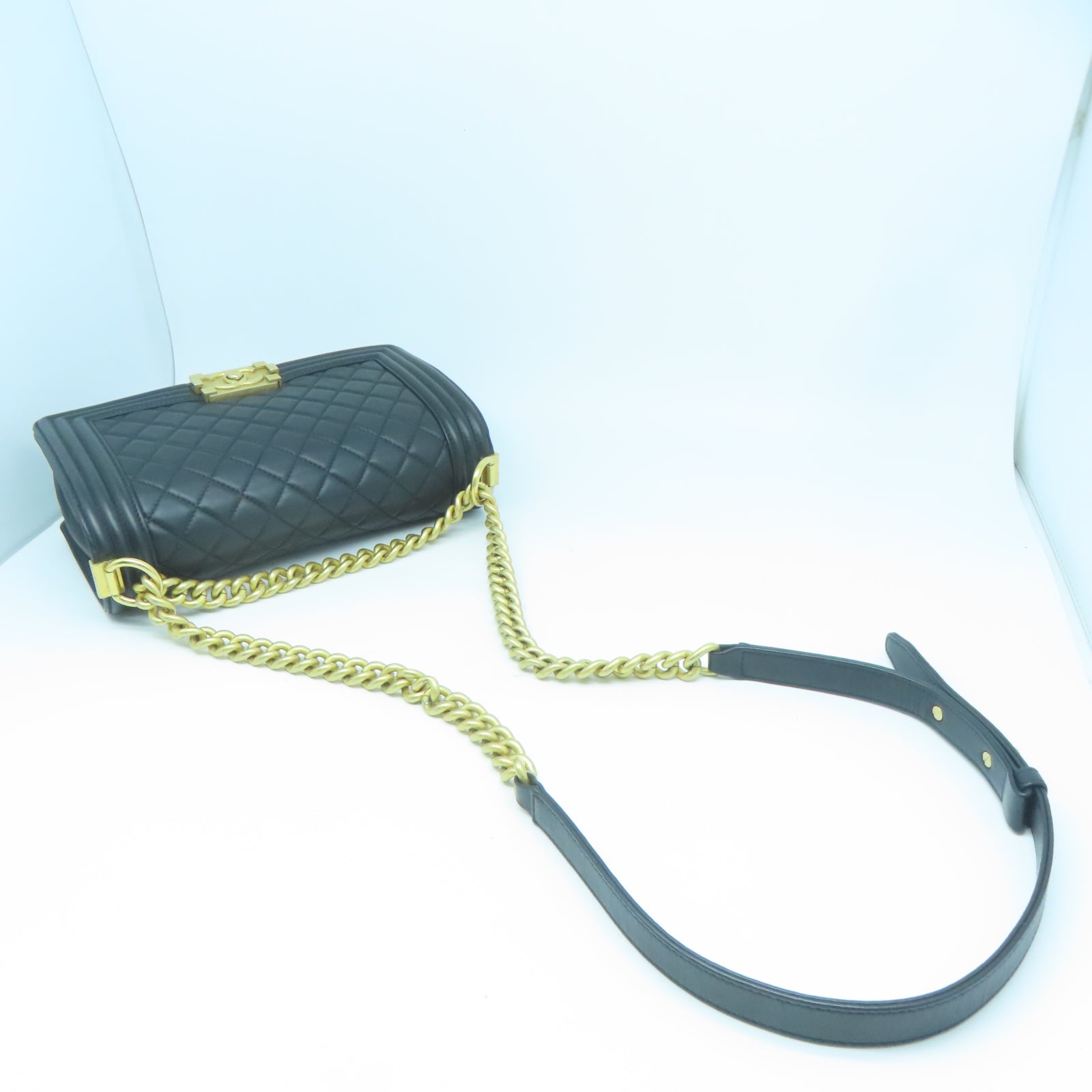 CHANEL **【激減優惠】菱格羊皮皮革Boy 25金扣鏈帶肩背袋黑色