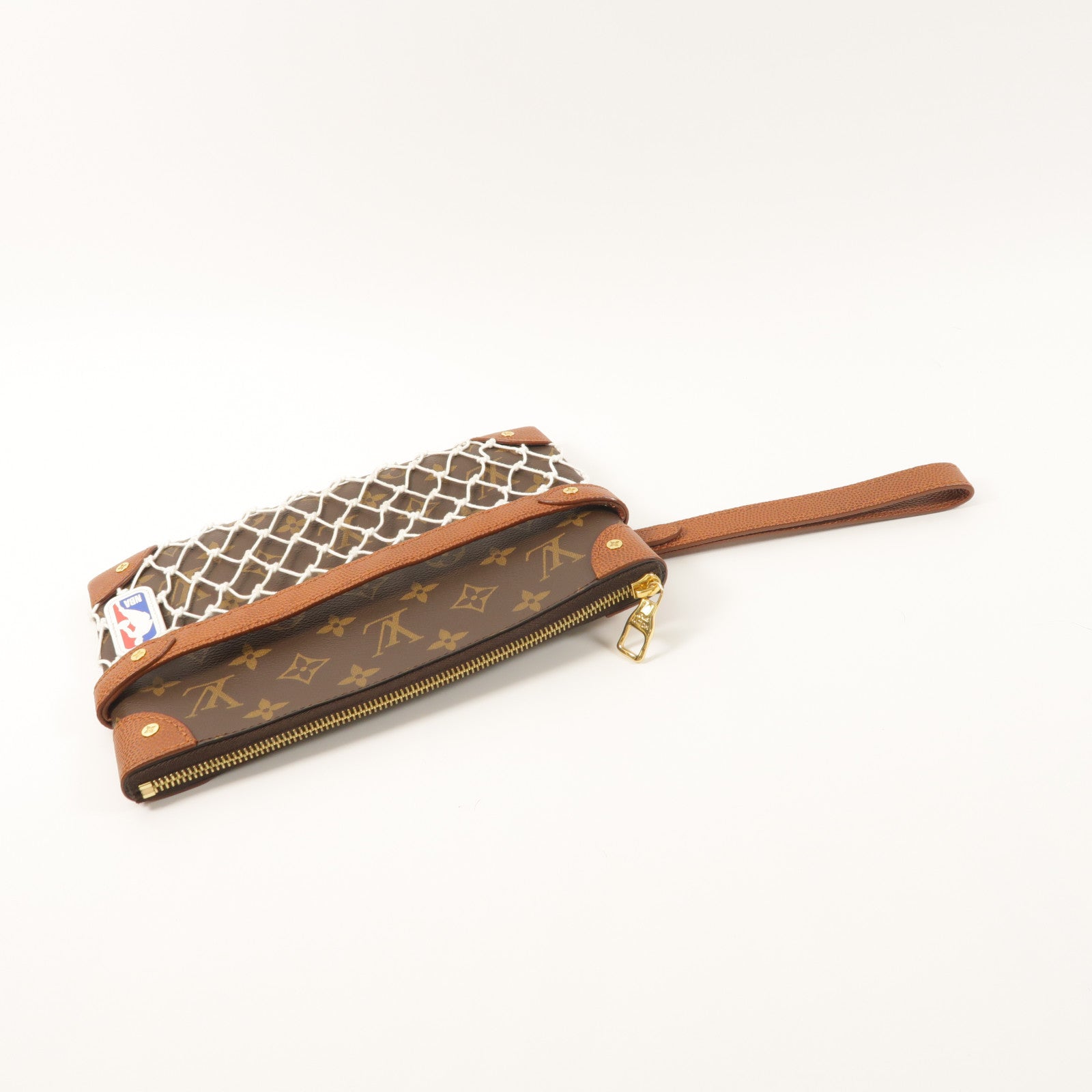 LOUIS VUITTON Monogram NBA Net Flat Pouch金扣手拿包