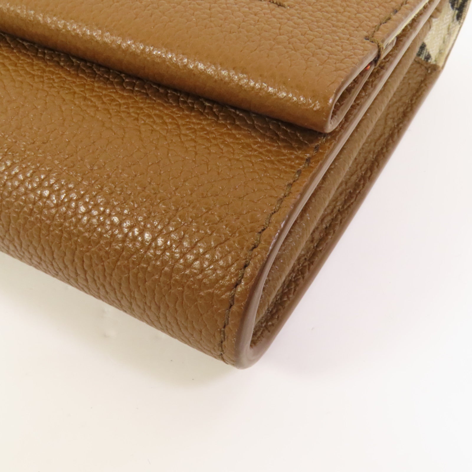 BURBERRY 牛皮皮革Shoulder Bag金扣肩背袋