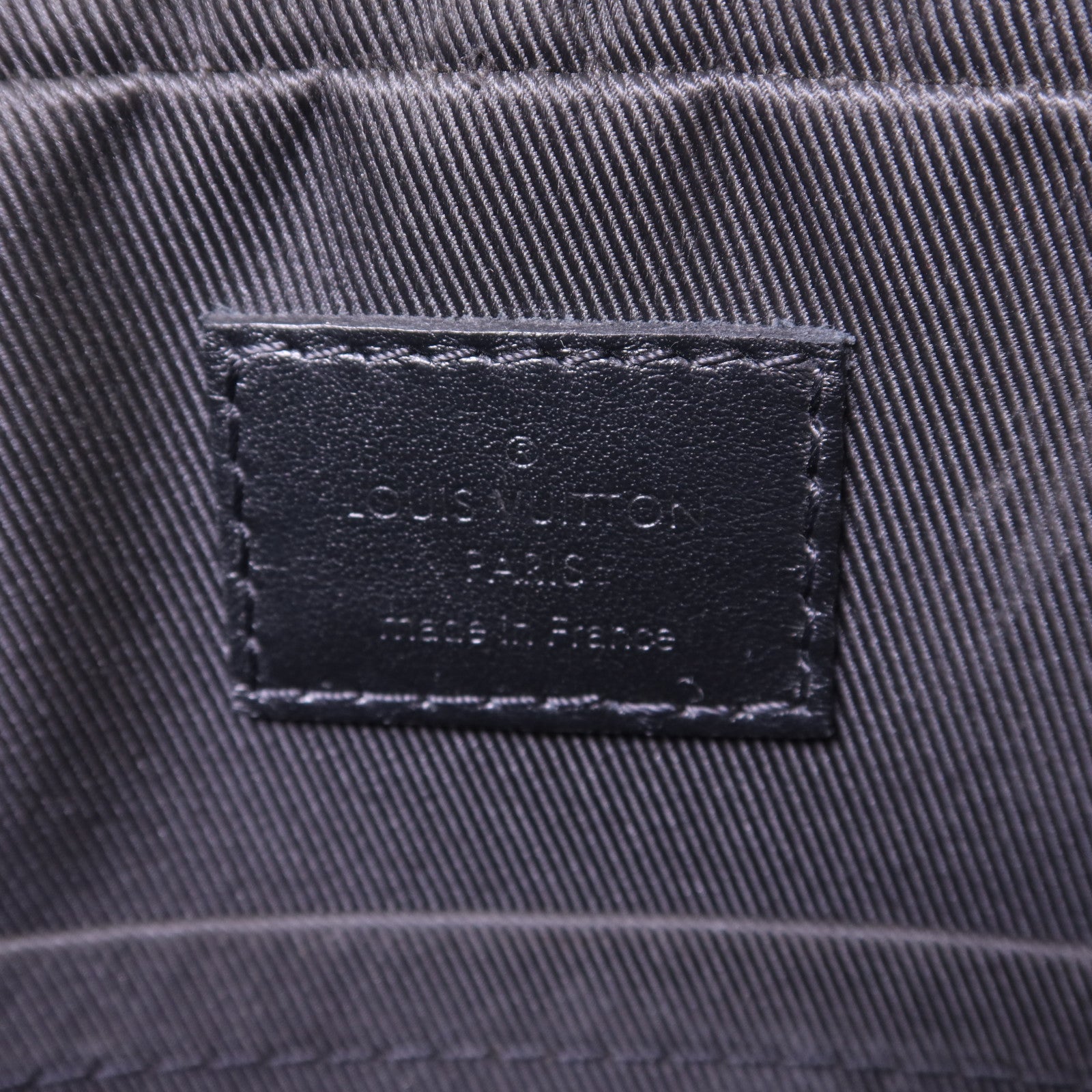 LOUIS VUITTON Monogram Eclipse Reverse Trio Messenger銀扣肩背袋灰色