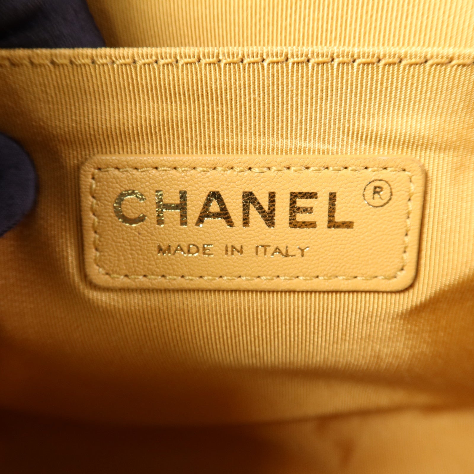 CHANEL 牛皮皮革Boy 25金扣鏈帶肩背袋