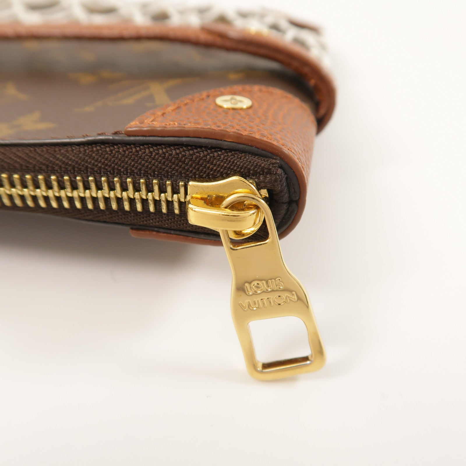 LOUIS VUITTON Monogram NBA Net Flat Pouch金扣手拿包