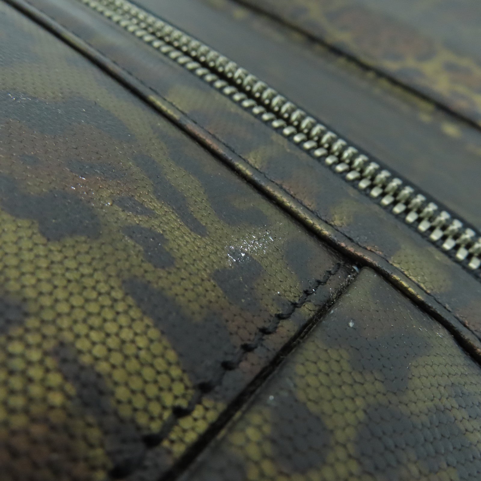 MCM 【激減優惠】皮革Clutch Bag銀扣手拿包米色