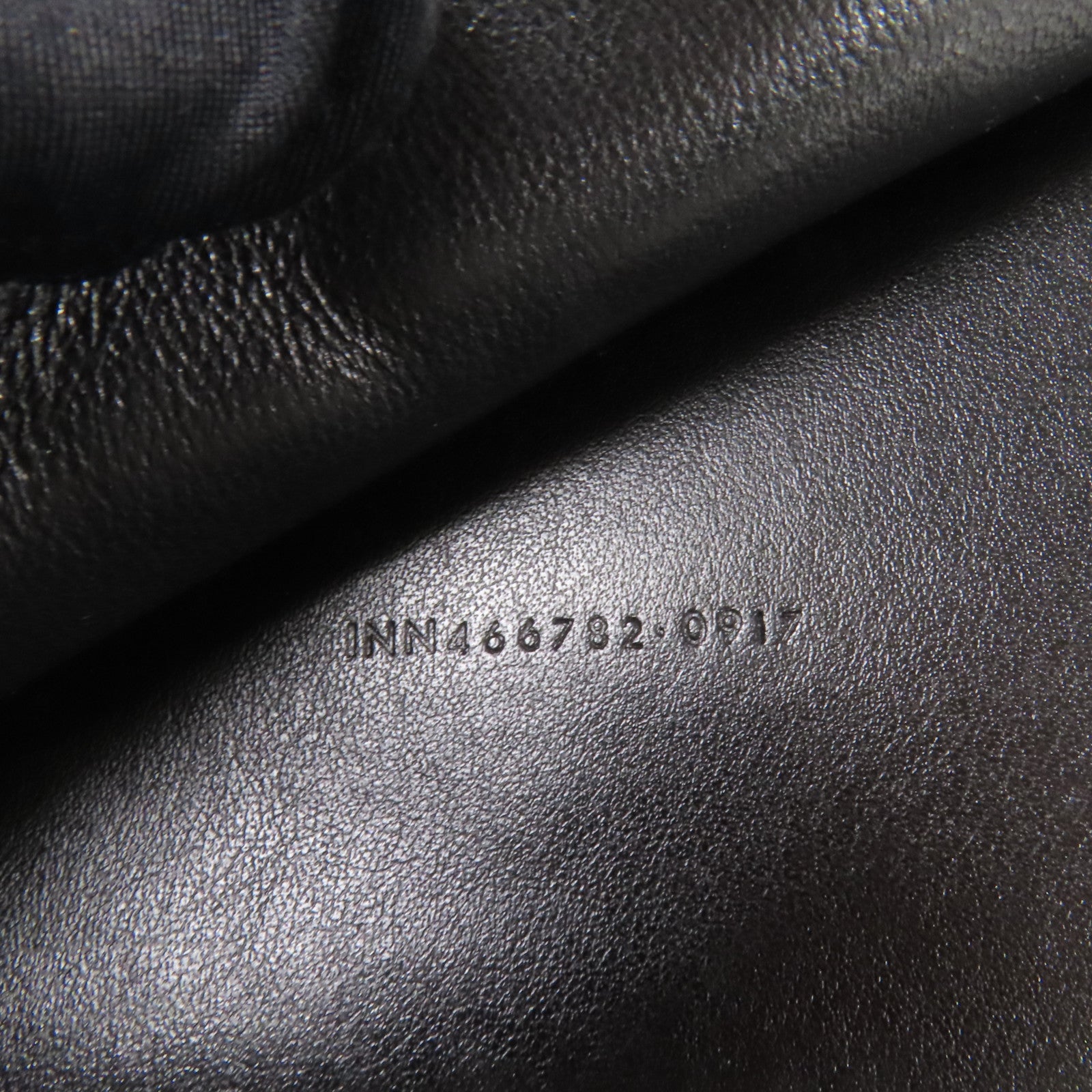 YVES SAINT LAURENT 牛皮皮革Fold Wallet銀扣錢包