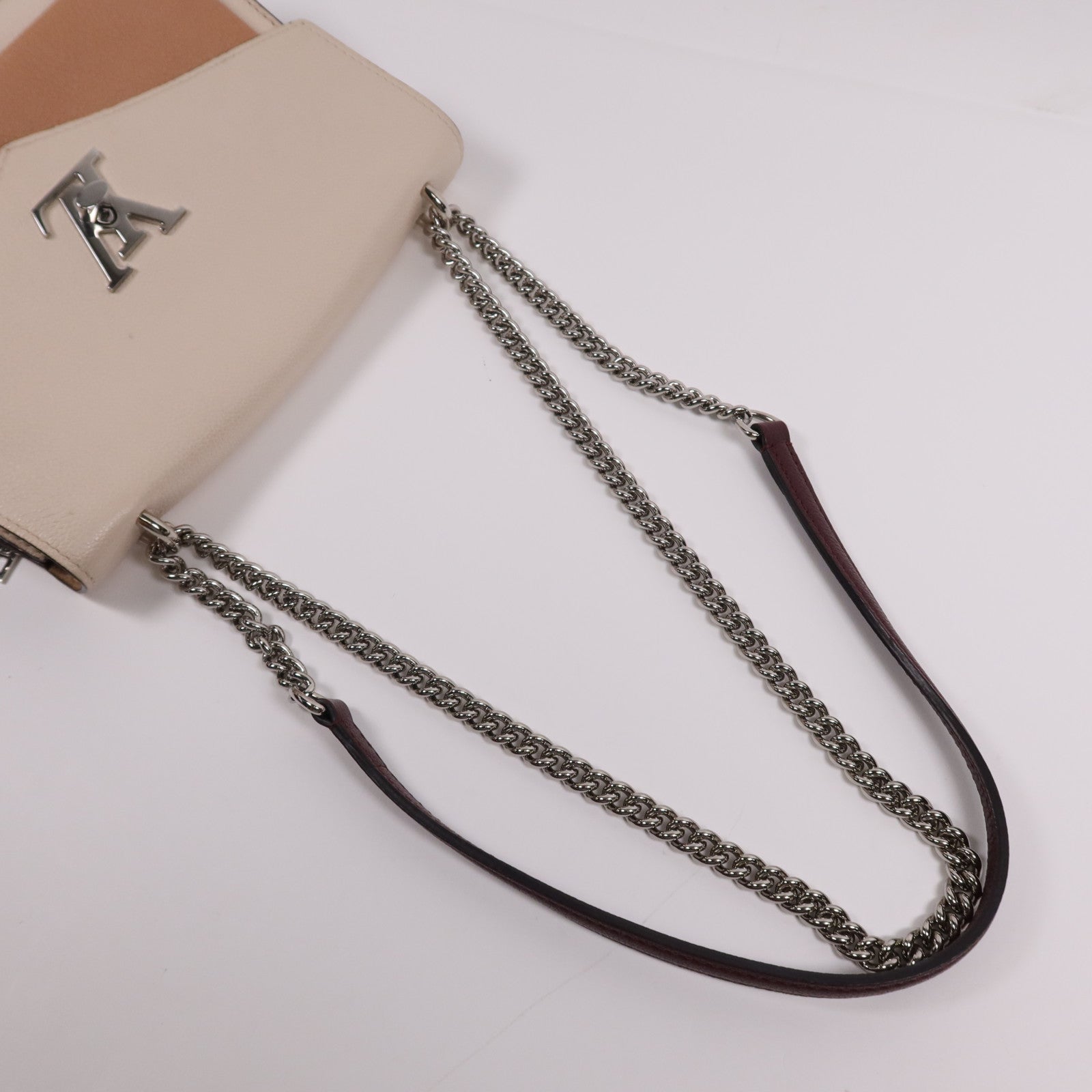 LOUIS VUITTON 牛皮皮革My Lock Me銀扣鏈帶肩背袋