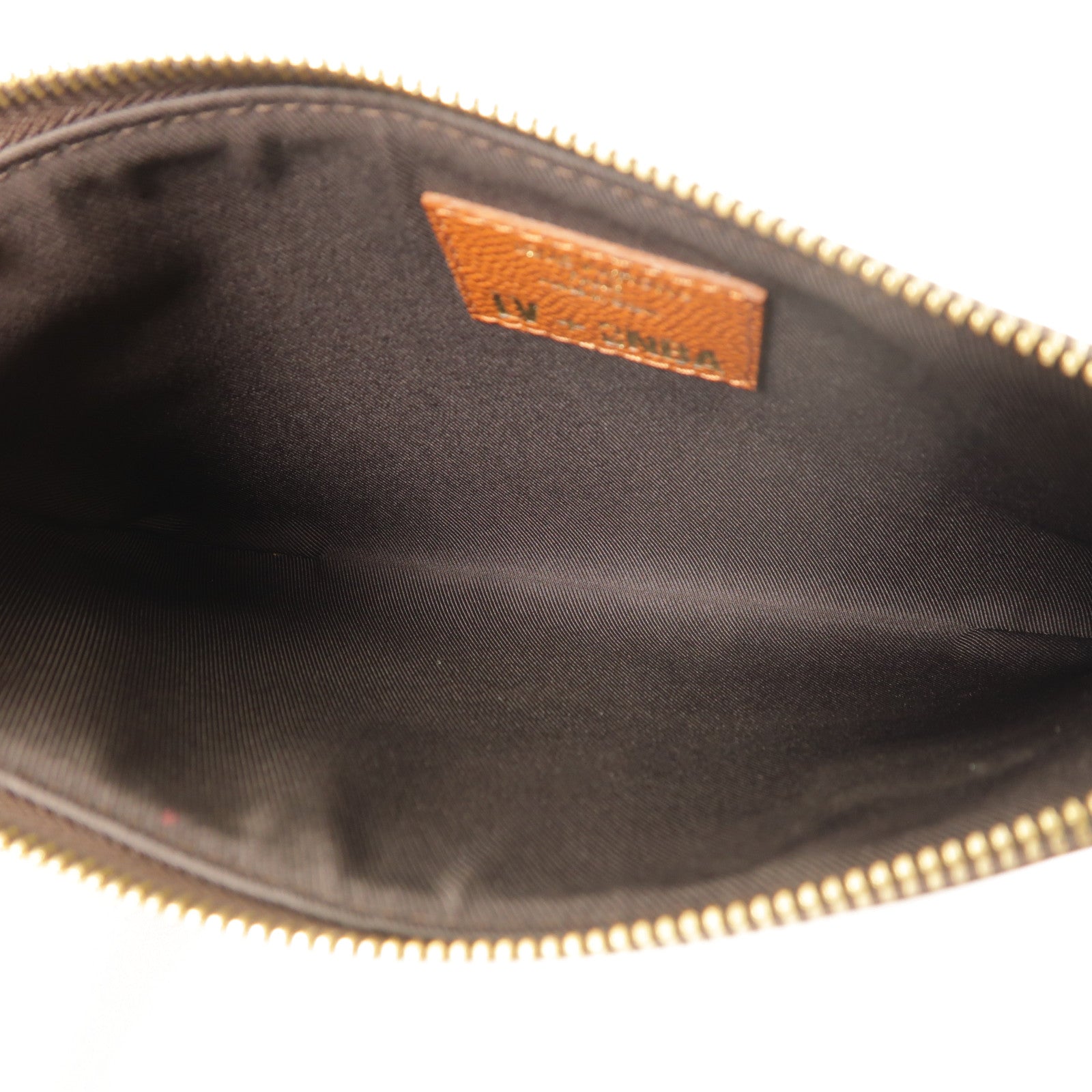 LOUIS VUITTON Monogram NBA Net Flat Pouch金扣手拿包