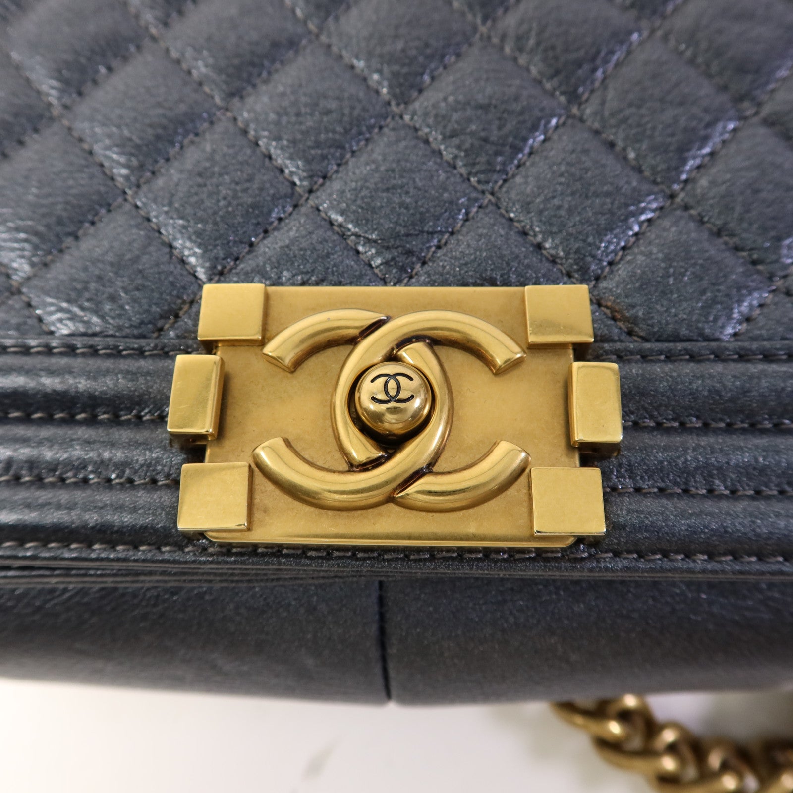 CHANEL 牛皮皮革Boy 25金扣鏈帶肩背袋