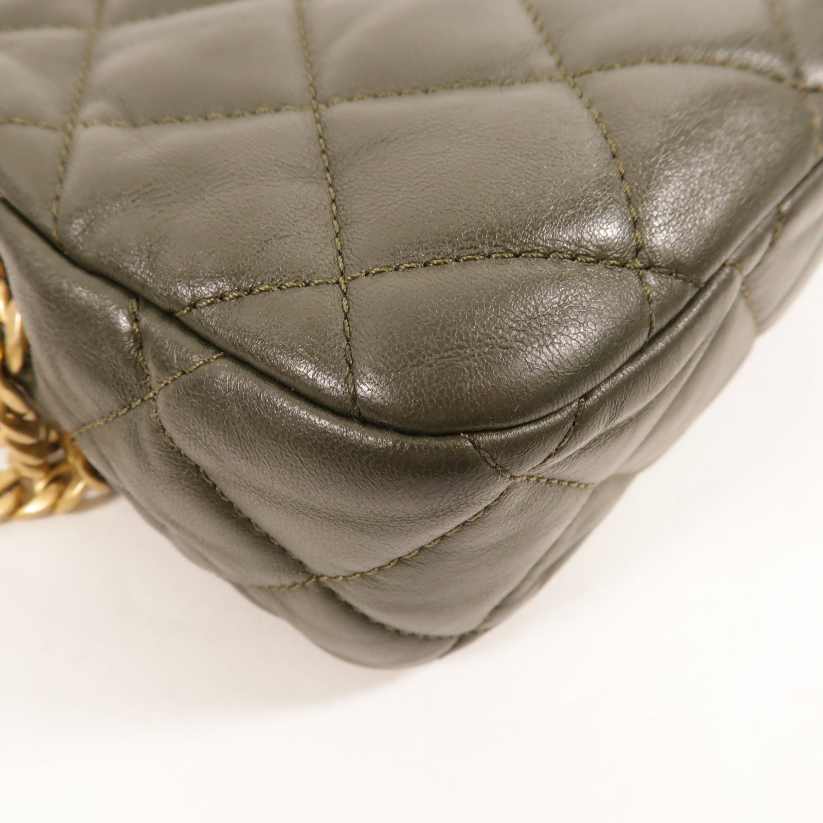 CHANEL 牛皮皮革Camera Bag Gold Ball肩背袋