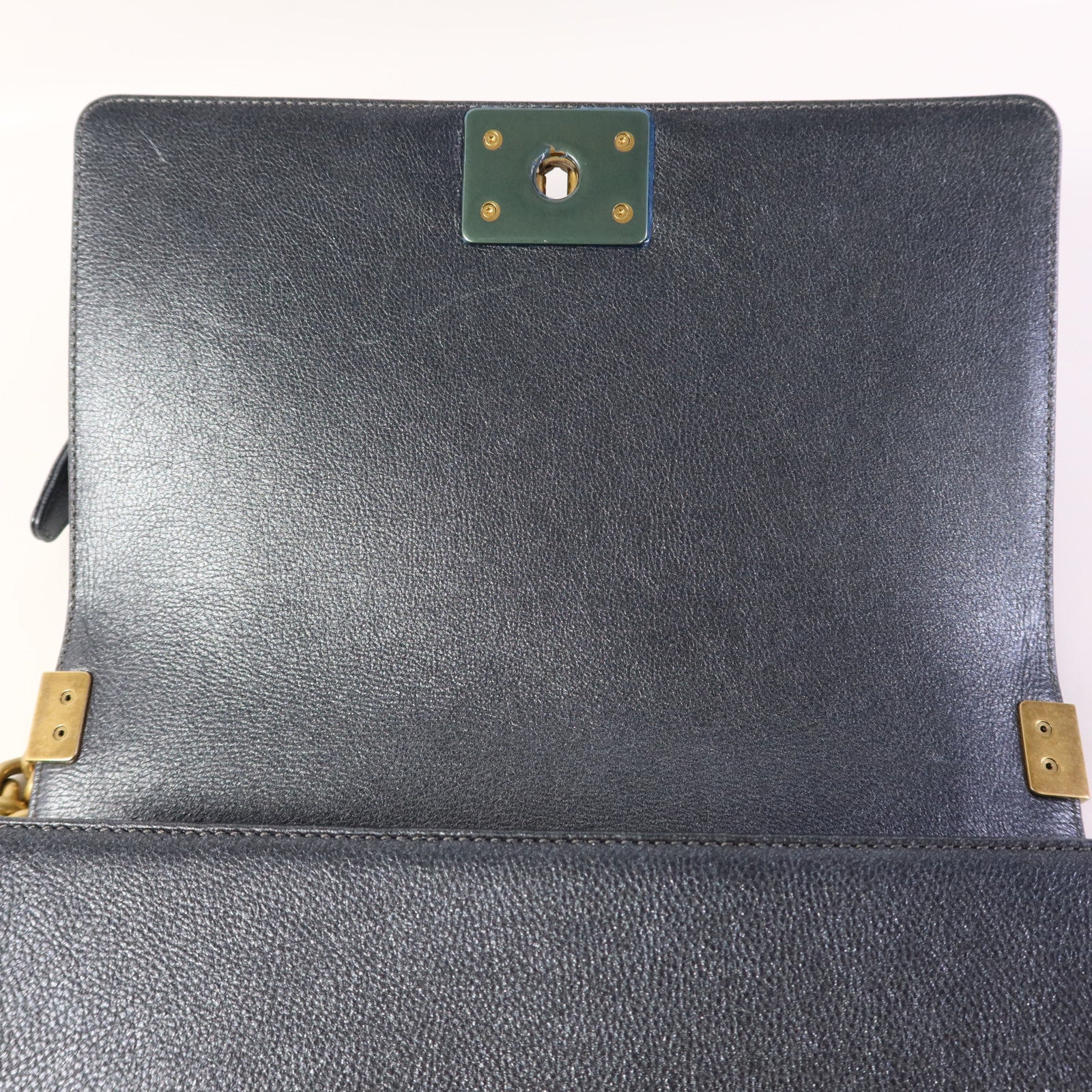 CHANEL 牛皮皮革Boy 25金扣鏈帶肩背袋