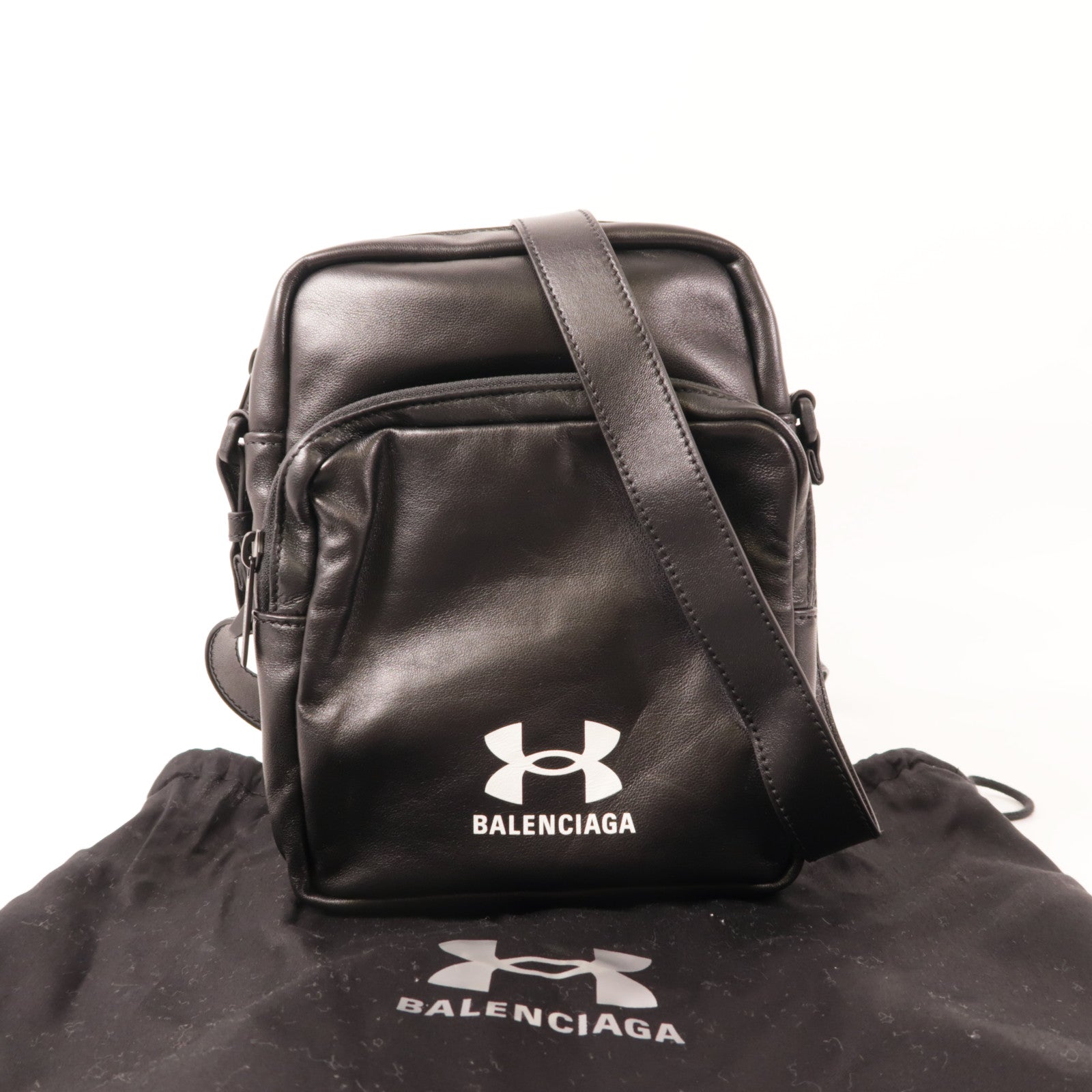 BALENCIAGA 皮革Under Armour肩背袋