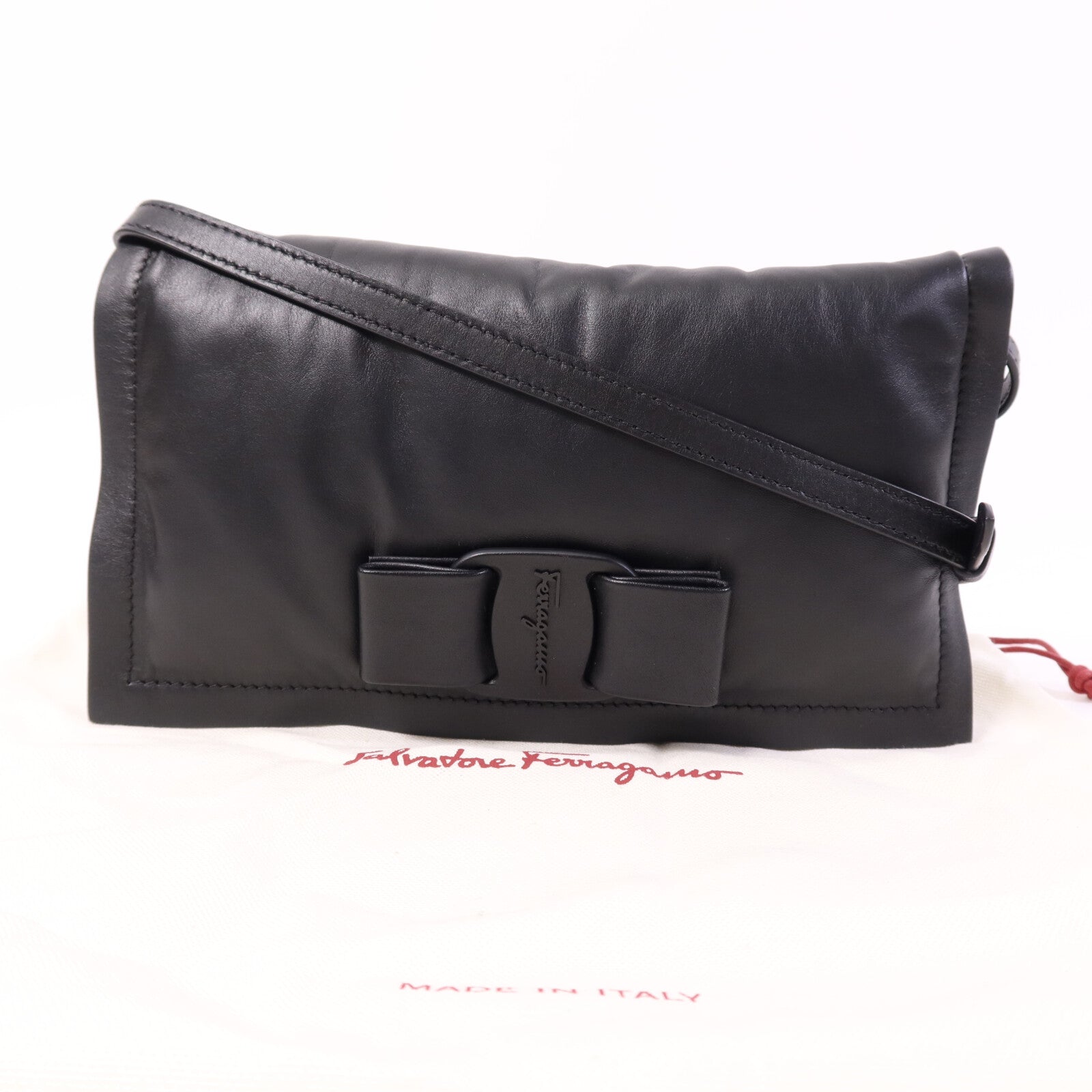 Salvatore Ferragamo 【激減優惠】皮革Shoulder Bag銀扣肩背袋