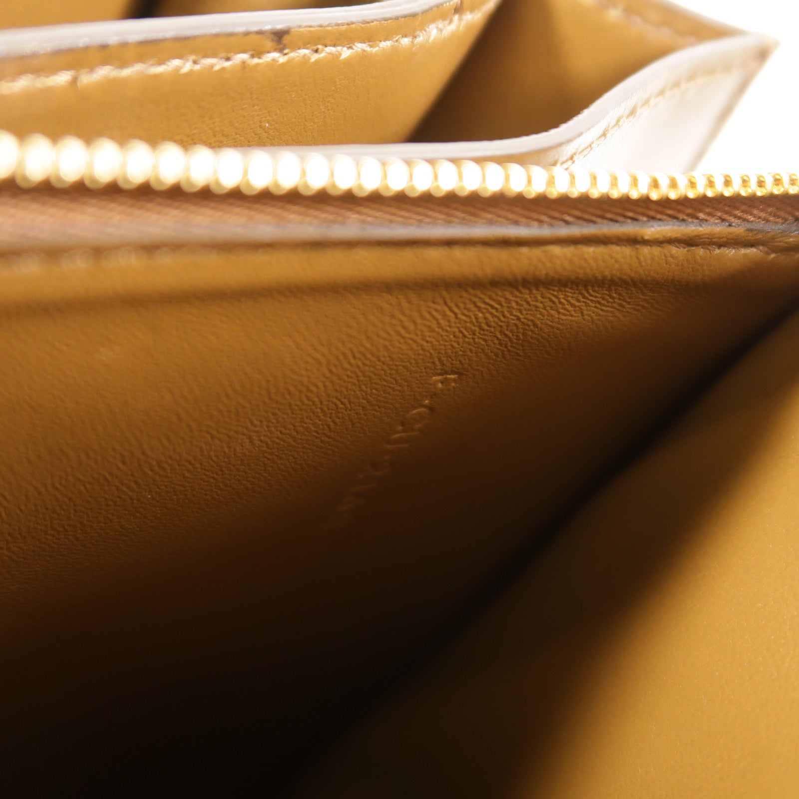 CELINE 牛皮皮革Classic Box Medium肩背袋