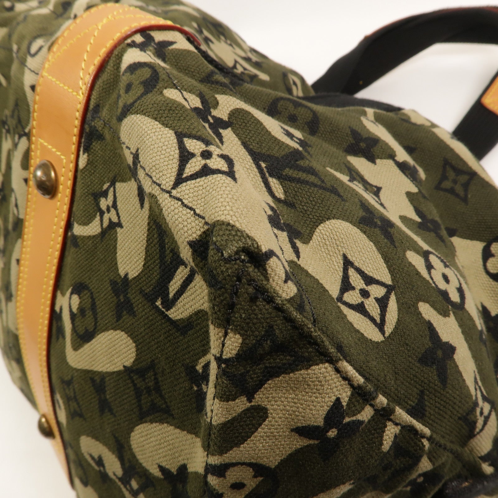 LOUIS VUITTON Monogramouflage Tray肩背袋
