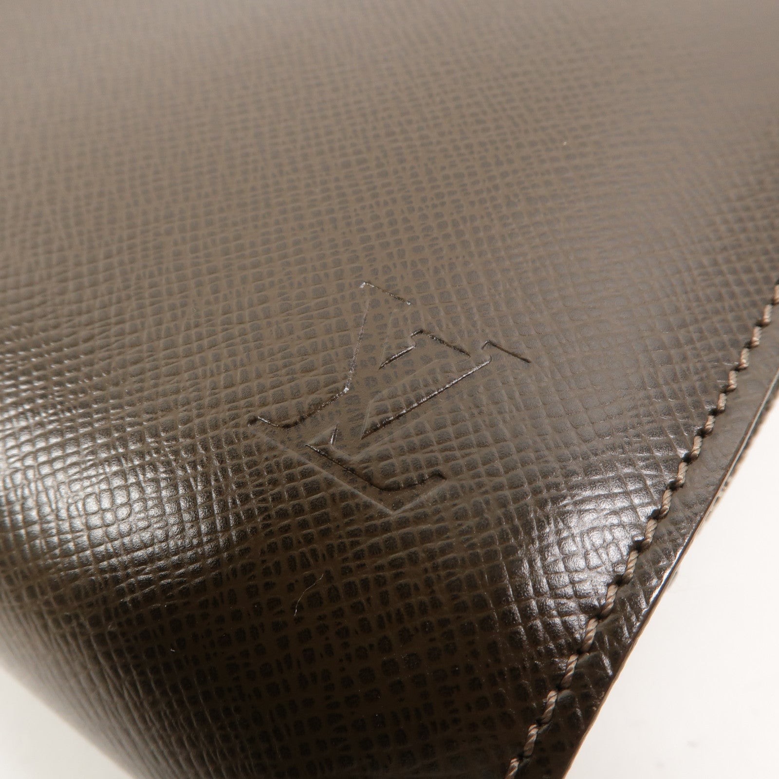 LOUIS VUITTON Taiga Baikal手拿包