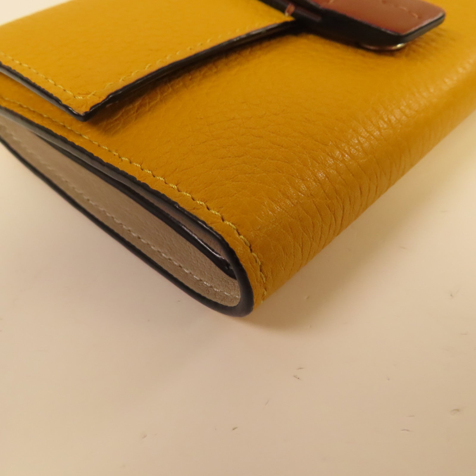 LOEWE 【激減優惠】牛皮皮革Wallet銀扣鈕扣錢包黃色