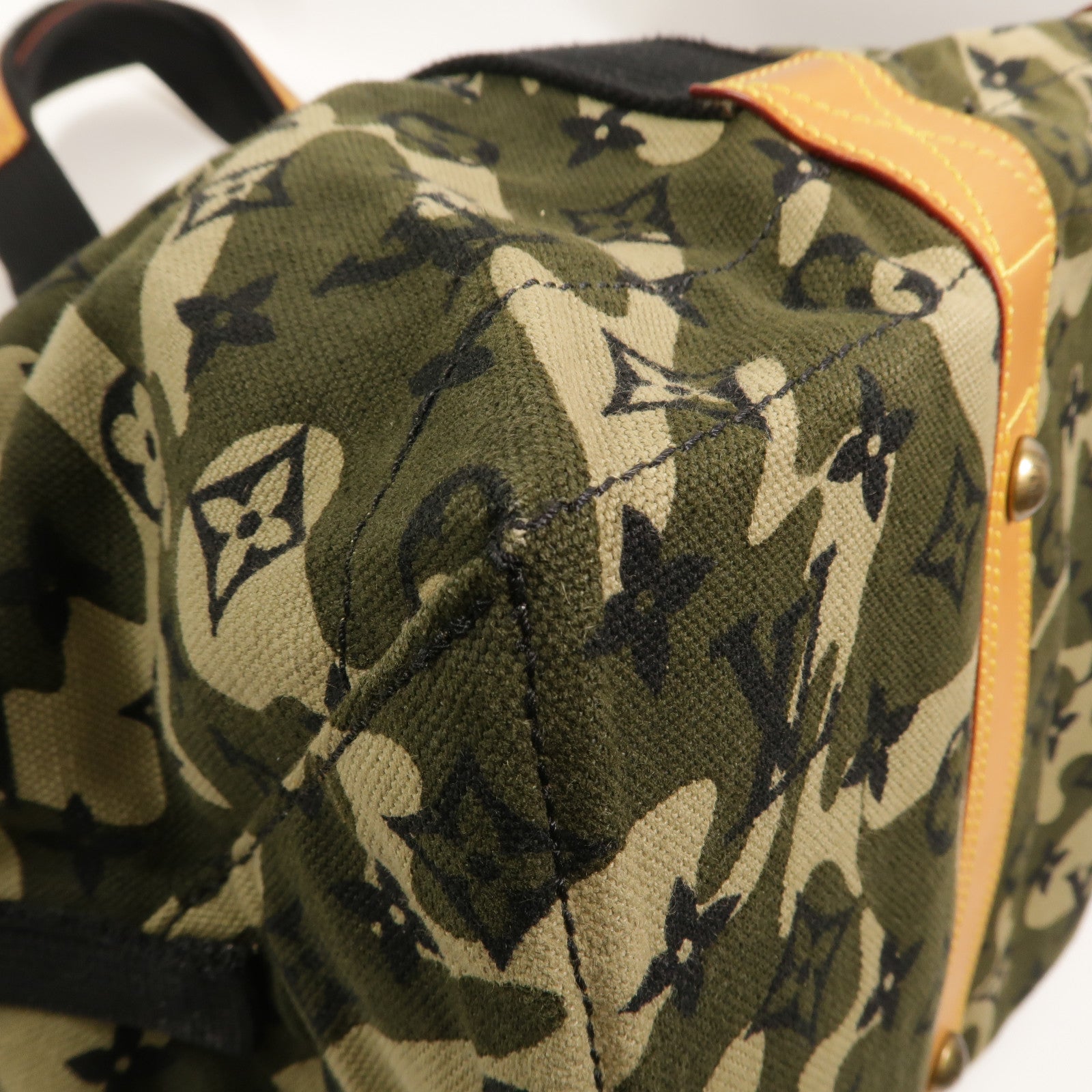 LOUIS VUITTON Monogramouflage Tray肩背袋