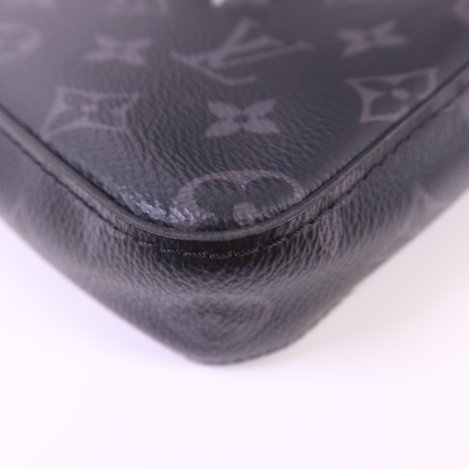 LOUIS VUITTON Monogram Eclipse Reverse Trio Messenger銀扣肩背袋灰色