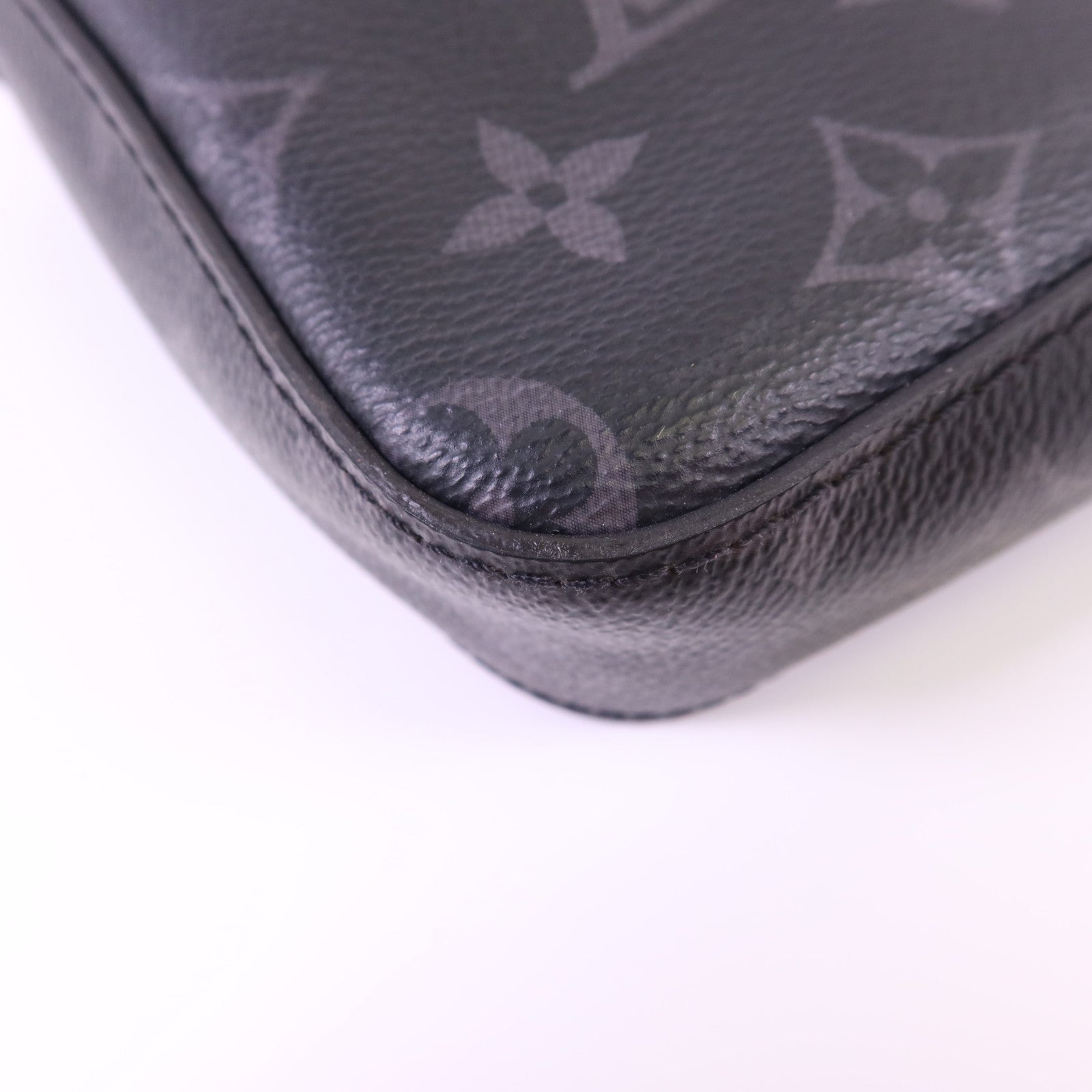 LOUIS VUITTON Monogram Eclipse Reverse Trio Messenger銀扣肩背袋灰色