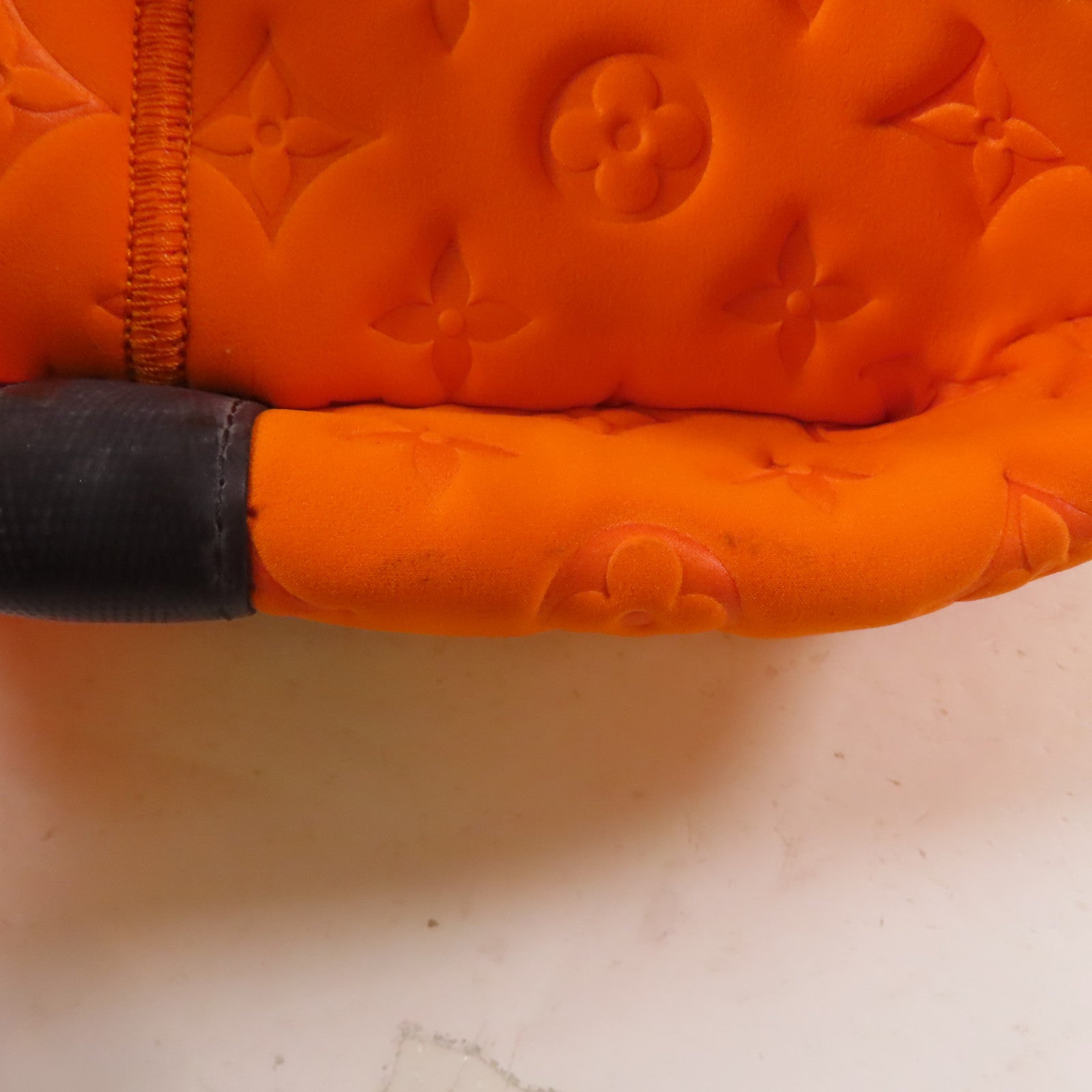 LOUIS VUITTON Monogram Neoprene Scaba MM金扣手挽袋橙色