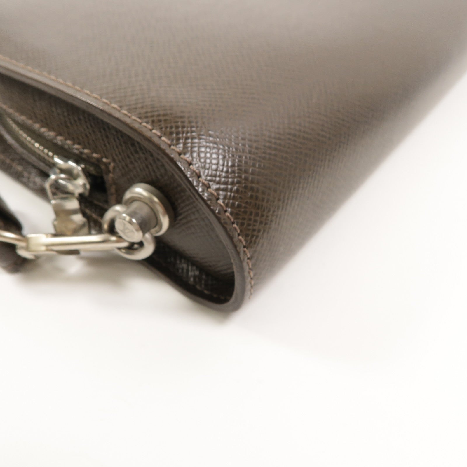 LOUIS VUITTON Taiga Baikal手拿包