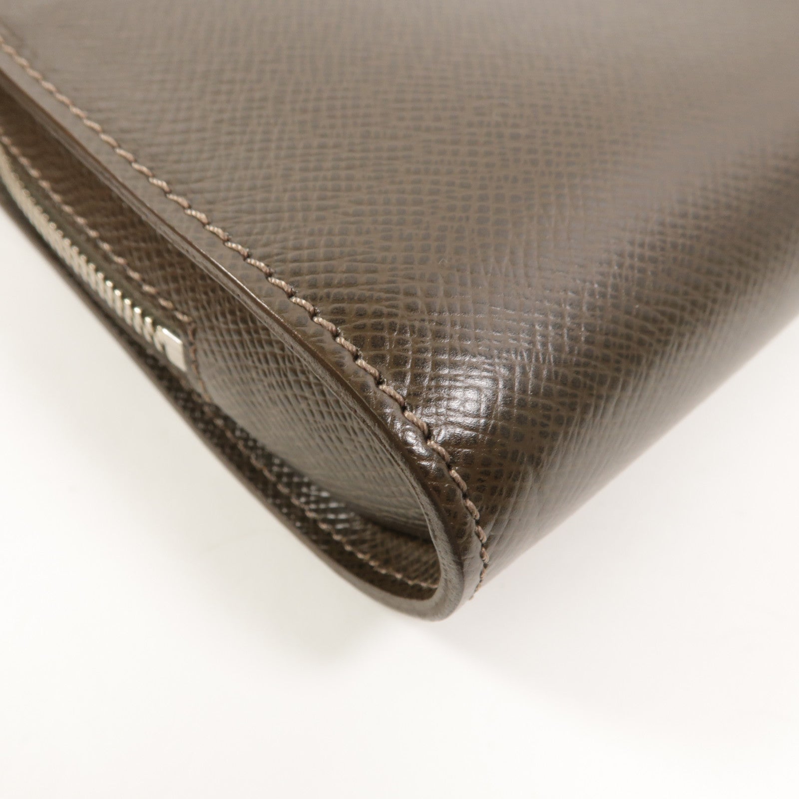 LOUIS VUITTON Taiga Baikal手拿包