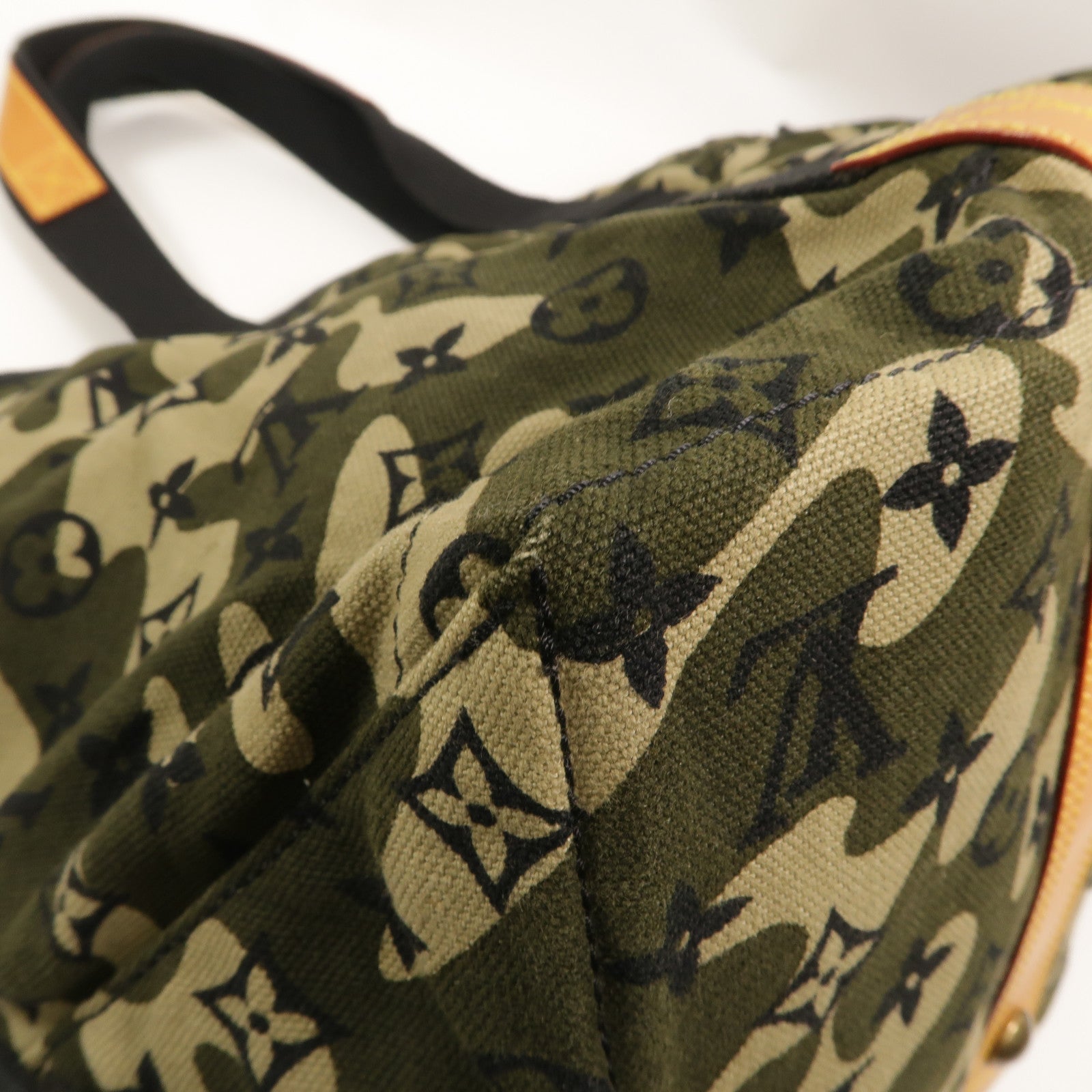 LOUIS VUITTON Monogramouflage Tray肩背袋