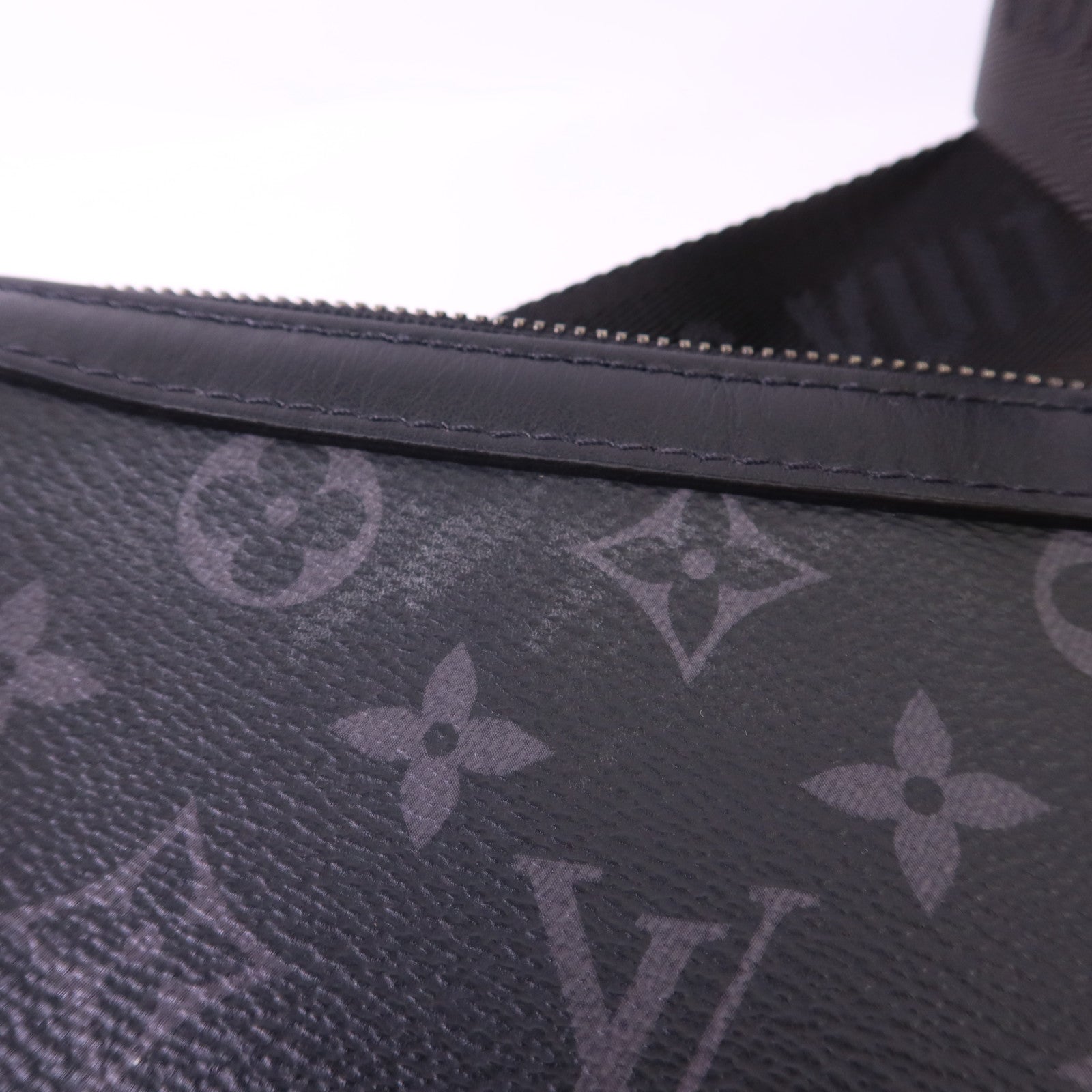 LOUIS VUITTON Monogram Eclipse Reverse Trio Messenger銀扣肩背袋灰色